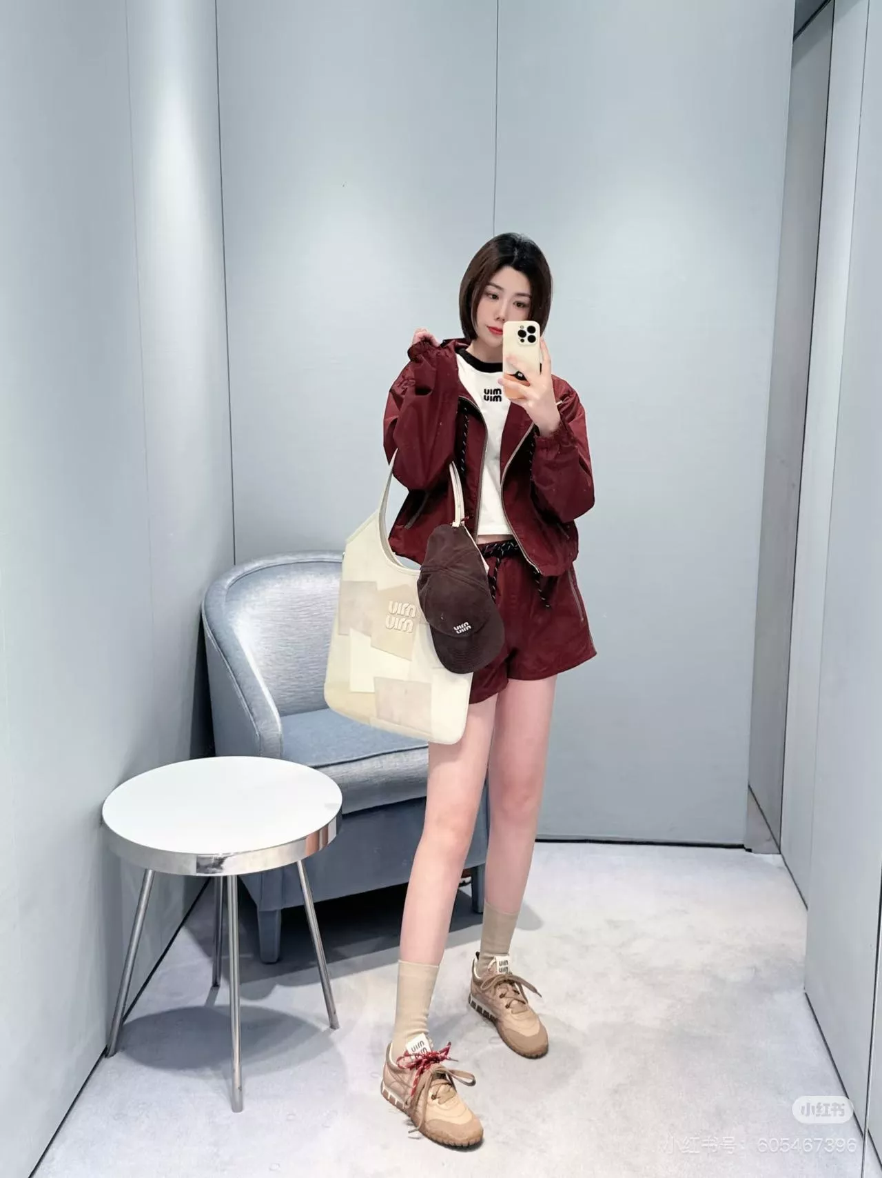 미우미우 26SS 로고 나일론 쇼츠 상세 이미지 25