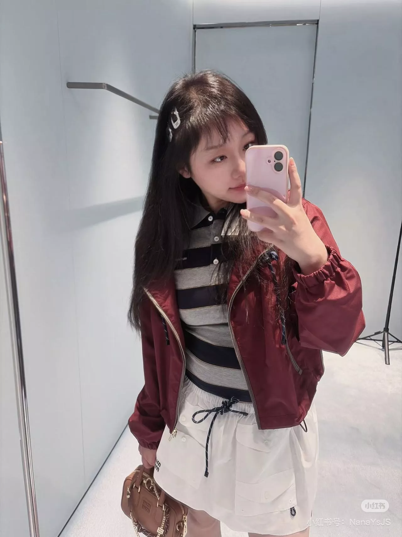 미우미우 26SS 로고 나일론 쇼츠 상세 이미지 31