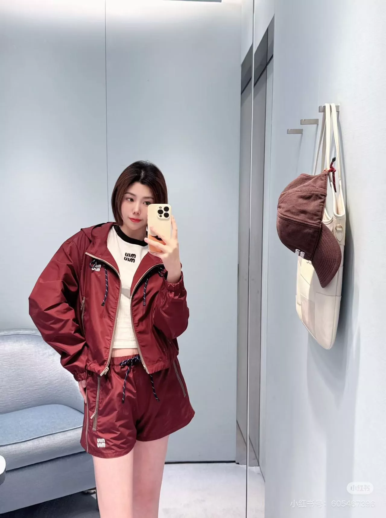 미우미우 26SS 로고 나일론 쇼츠 상세 이미지 28