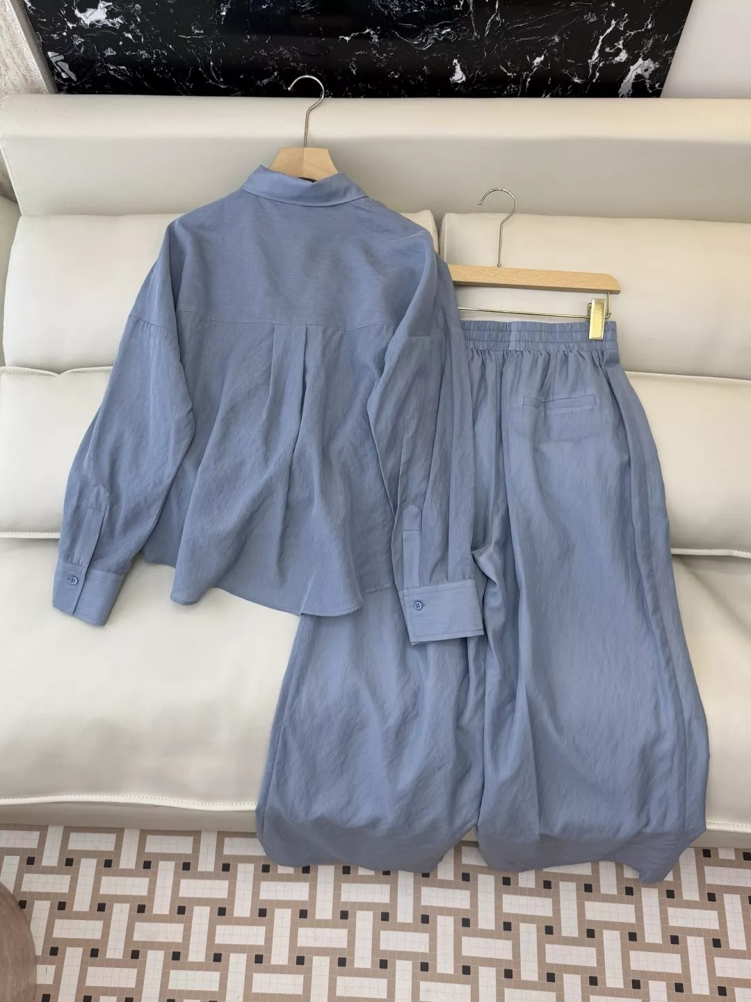 노브랜드 텐셀 코튼 긴소매 셔츠 와이드 팬츠 세트 상세 이미지 2