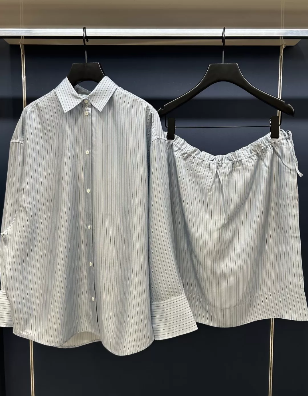 토템 실크 스트라이프 셔츠 드로스트링 스커트 세트 상세 이미지 27
