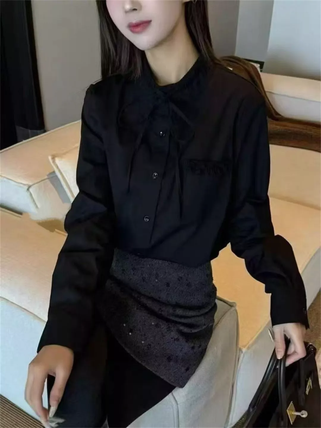 미우미우 리본 디테일 코튼 긴소매 상의 상세 이미지 11