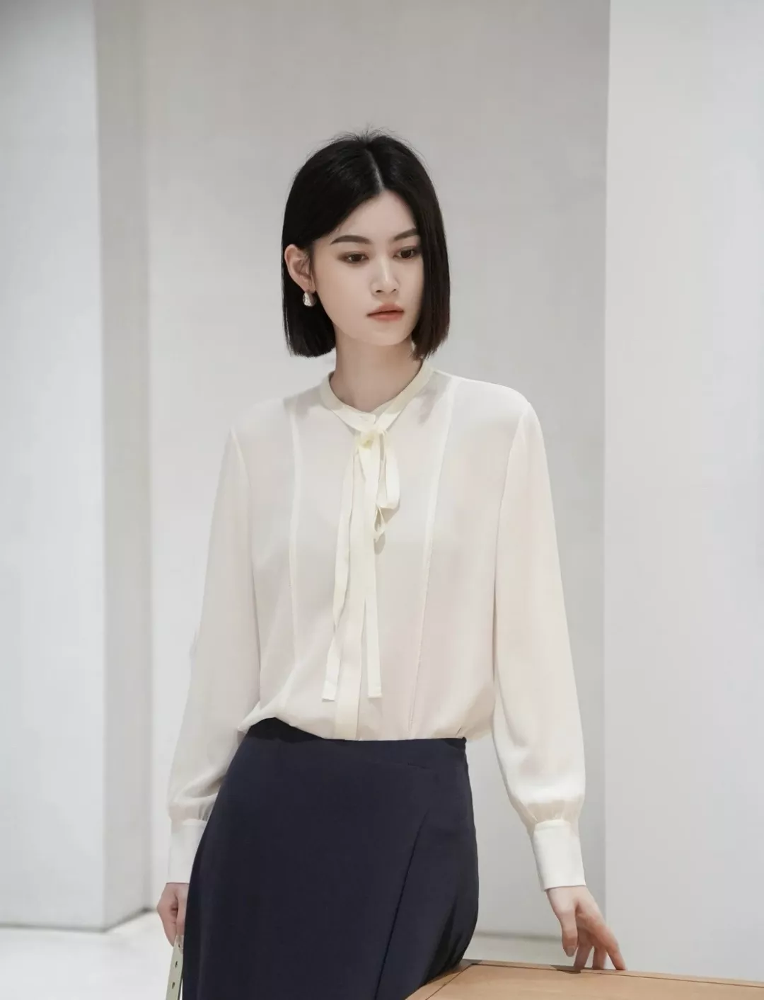 아이시클 실크 크레이프 긴소매 셔츠 상세 이미지 11
