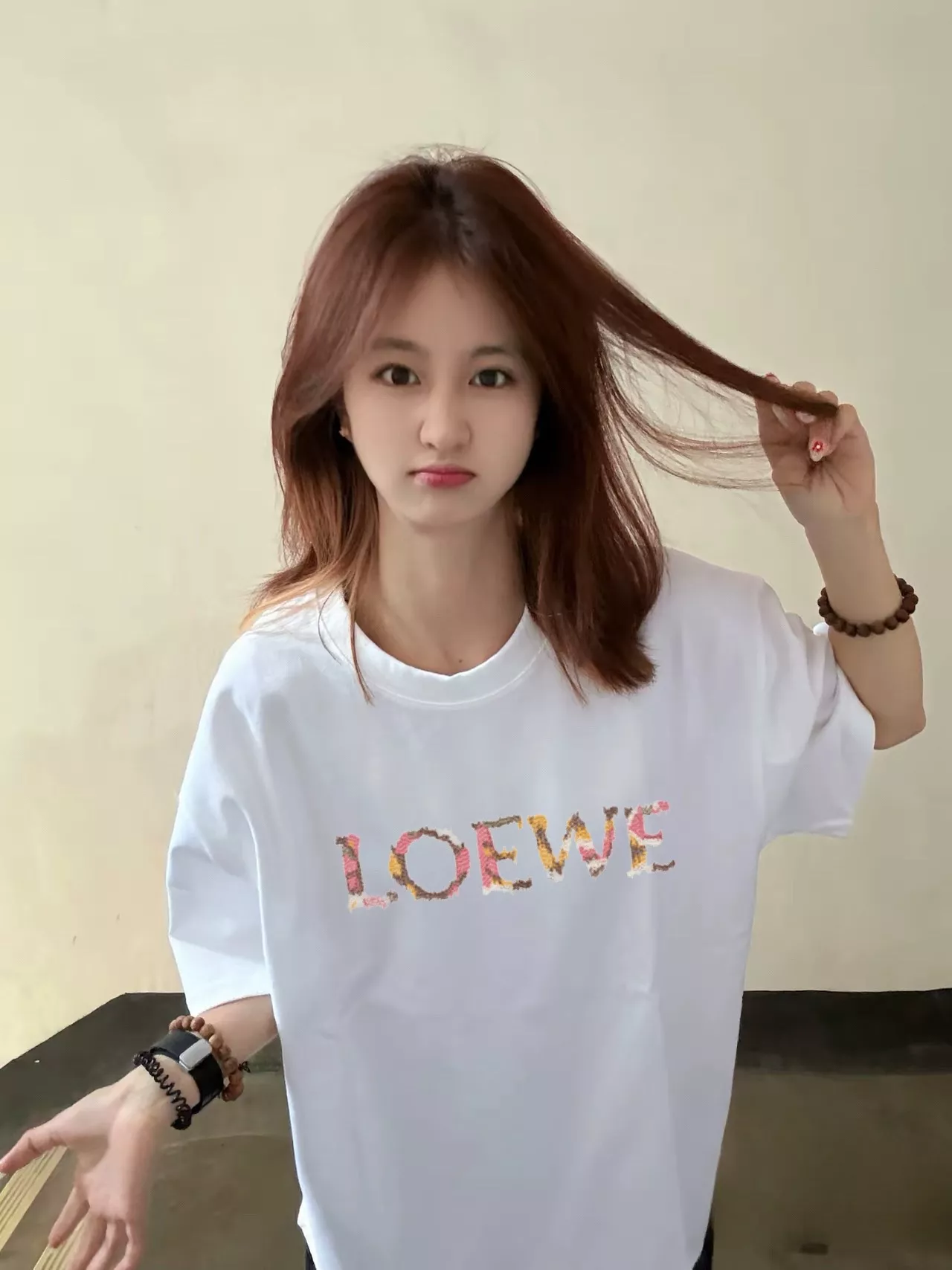 로에베 컬러 레터 자수 로고 코튼 티셔츠 상세 이미지 12