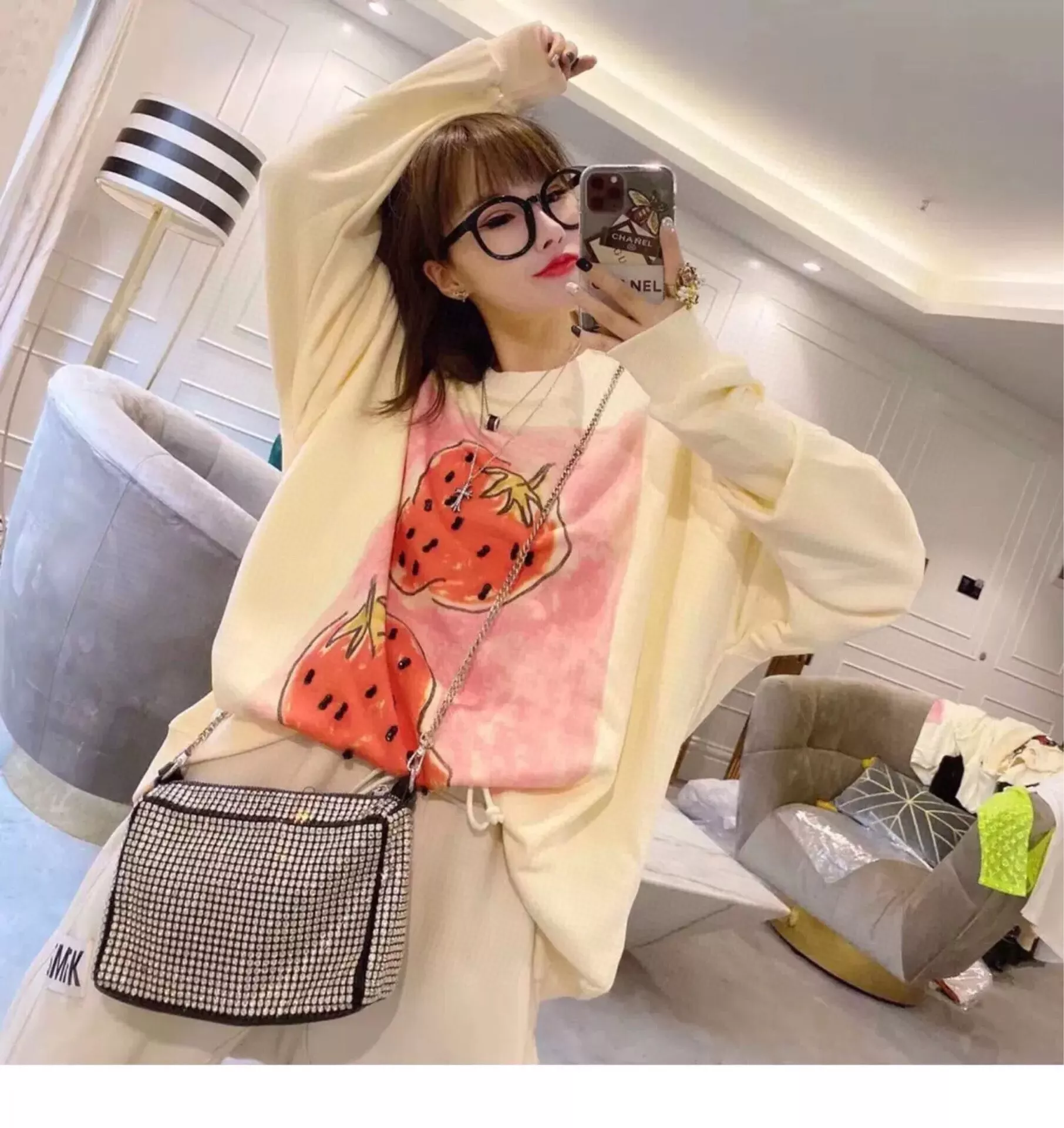 구찌 스트로베리 비즈 자수 프린트 코튼 맨투맨 상세 이미지 10