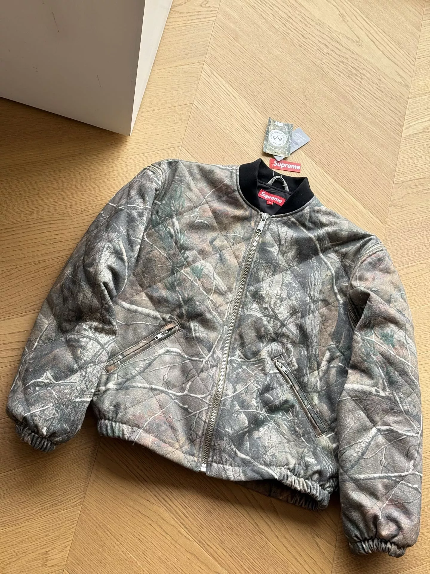 슈프림 FW25 집오프 슬리브 퀼티드 봄버 재킷 상세 이미지 17