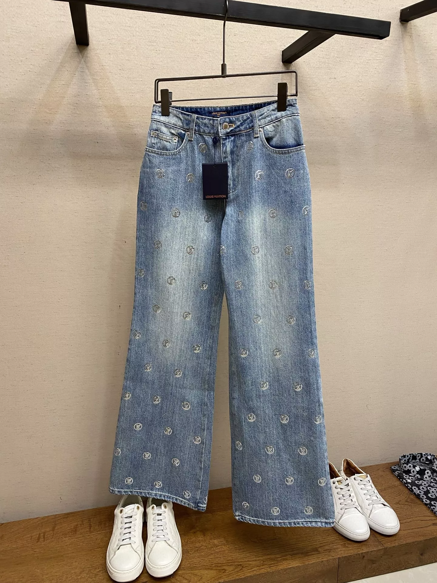루이비통 모노그램 시퀸 로고 워싱 데님 팬츠 상세 이미지 1