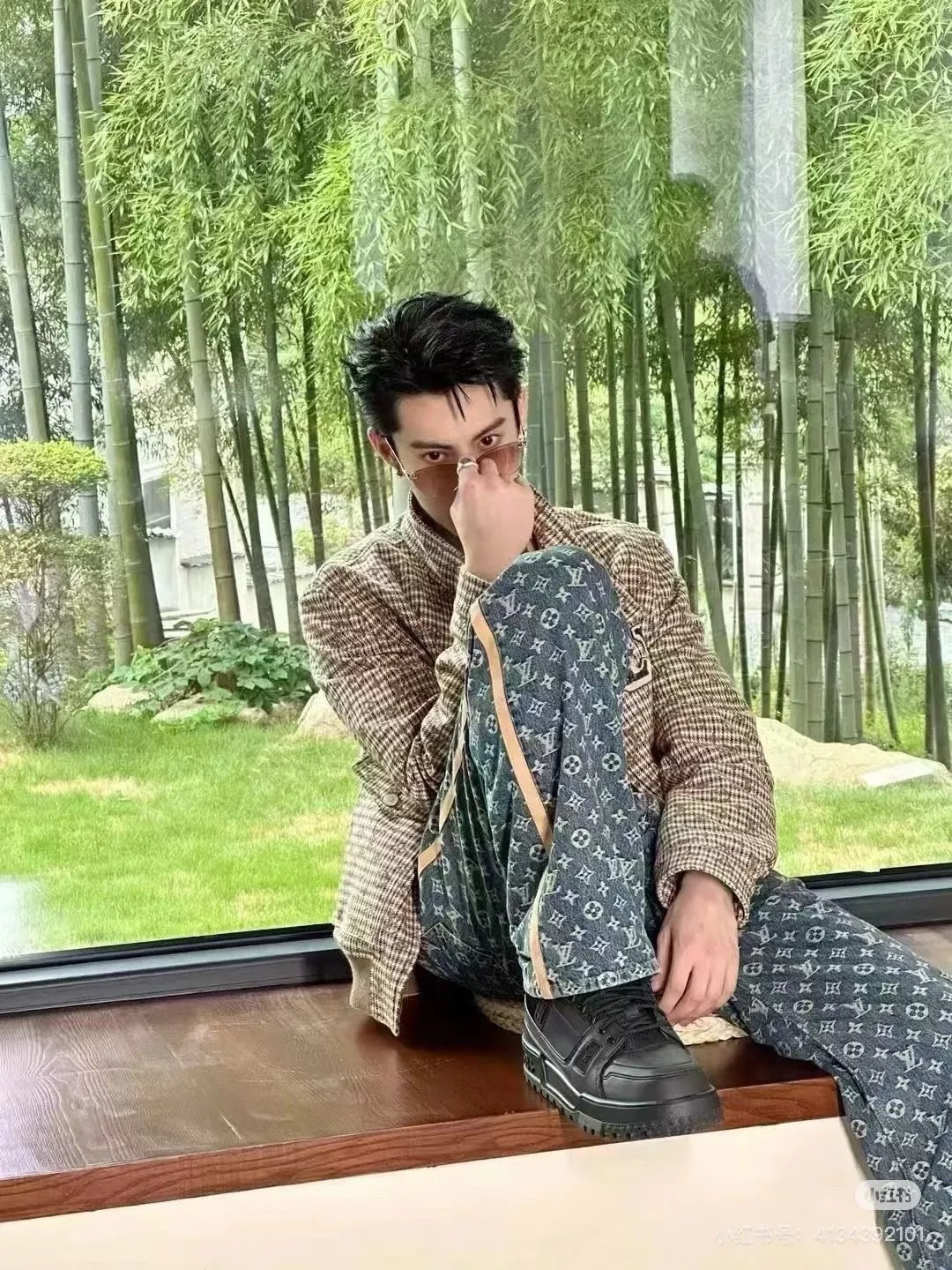 루이비통 모노그램 자카드 워시드 데님 팬츠 상세 이미지 15