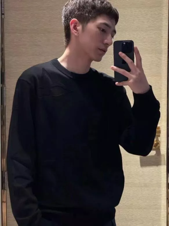 루이비통 모노그램 코튼 라운드넥 긴소매 상세 이미지 12