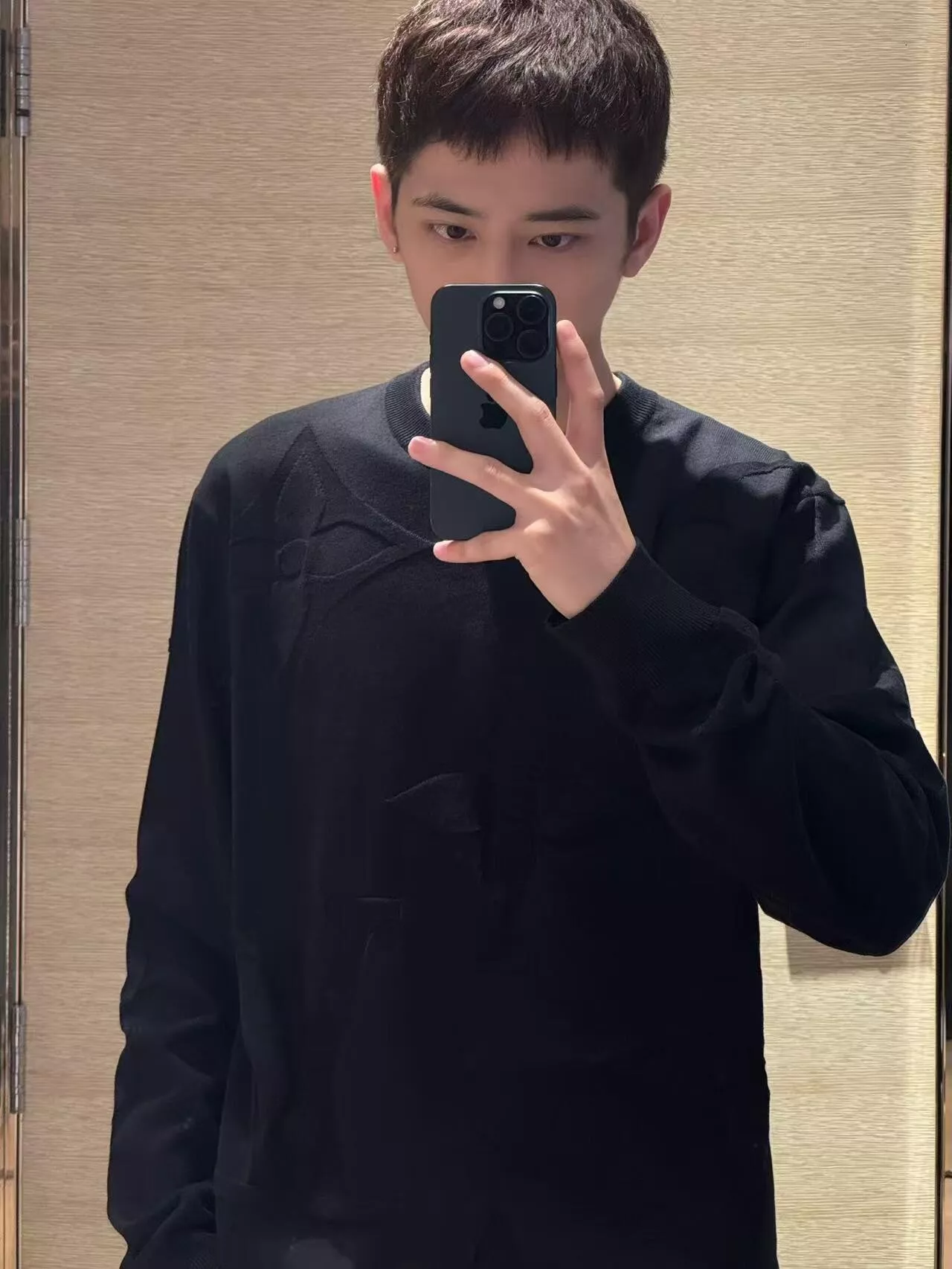 루이비통 모노그램 코튼 라운드넥 긴소매 상세 이미지 13