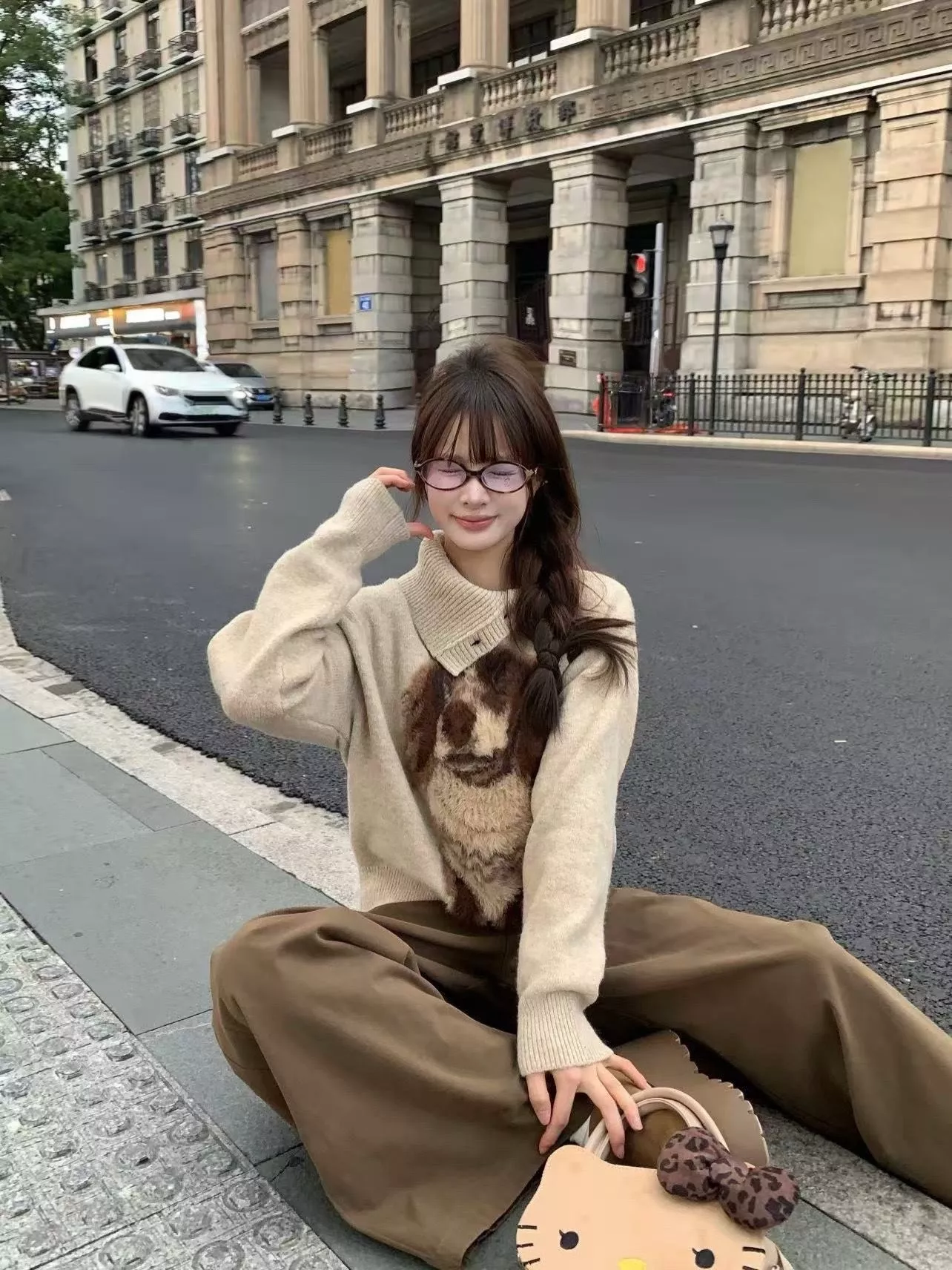 노브랜드 카툰 퍼피 입체 패치 사선 버튼 니트 상세 이미지 21