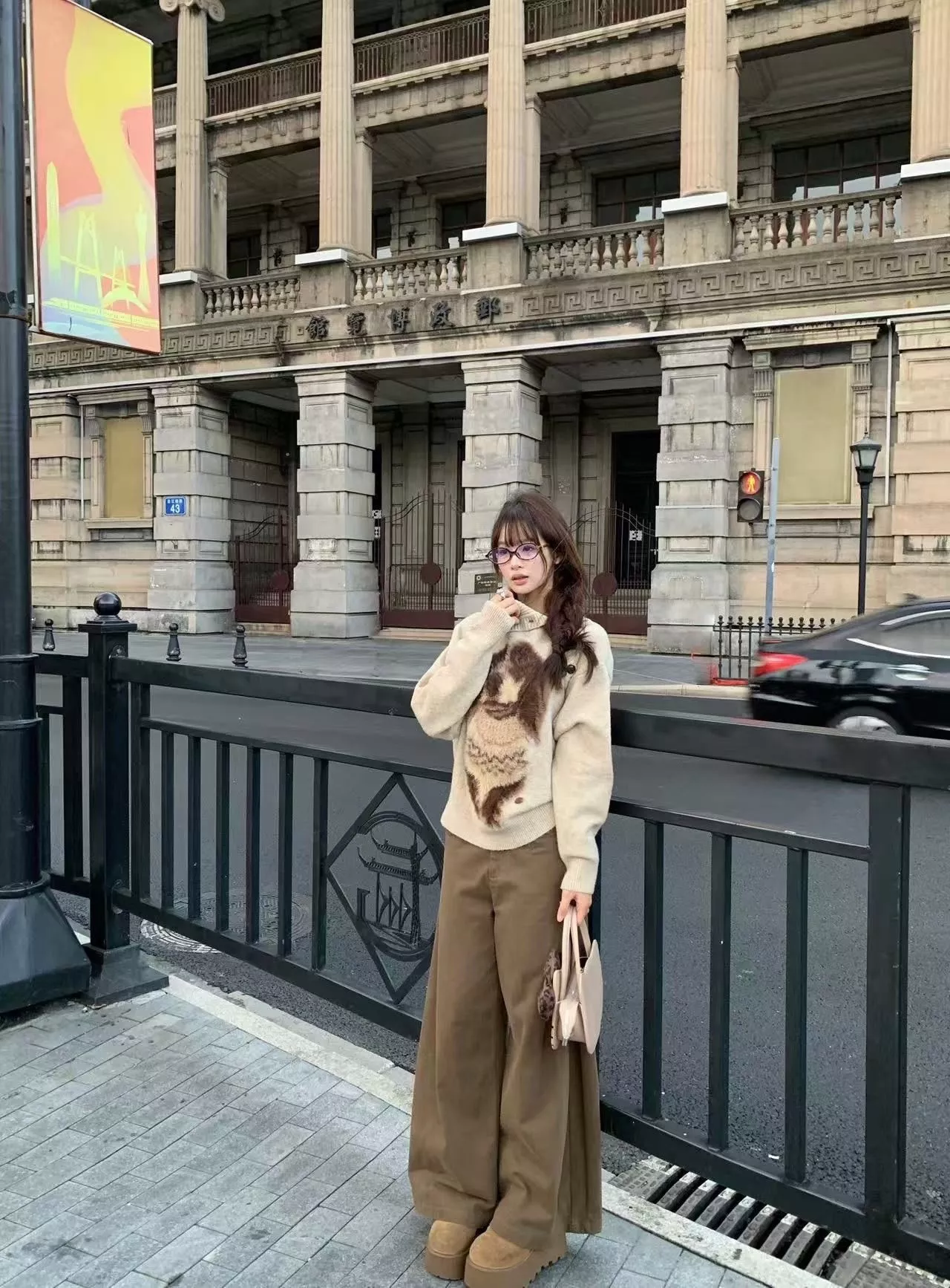 노브랜드 카툰 퍼피 입체 패치 사선 버튼 니트 상세 이미지 22