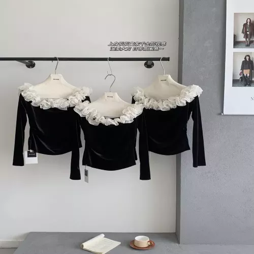 노브랜드 프렌치 오프숄더 플라워 벨벳 블라우스