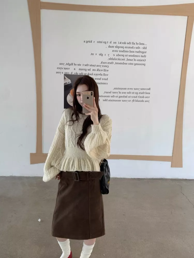 노브랜드 레이스 펀칭 허리밴딩 벌룬소매 프릴 니트 상세 이미지 28