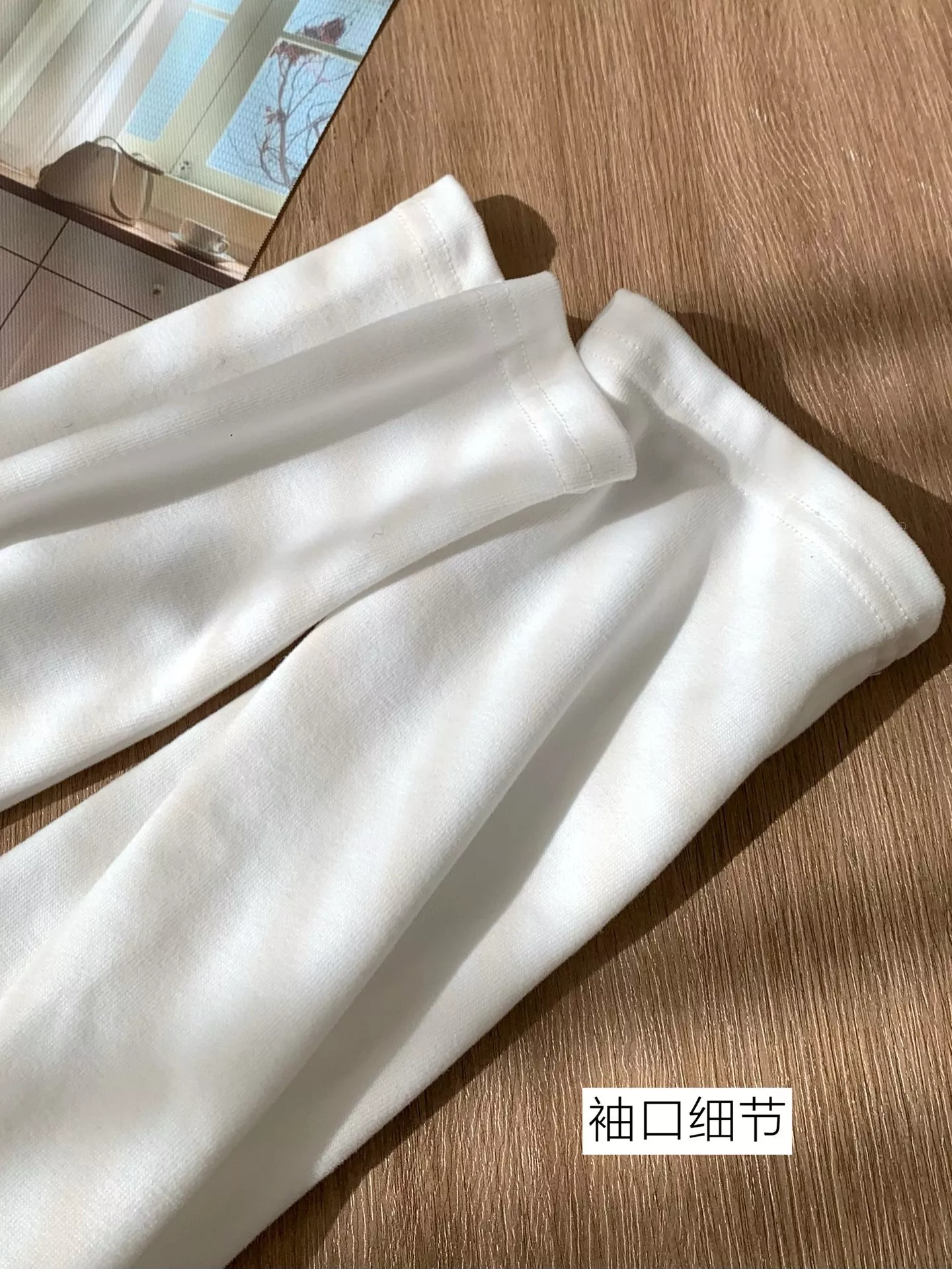 노브랜드 헬로키티 하트 프린트 기모 롱슬리브 티 상세 이미지 18