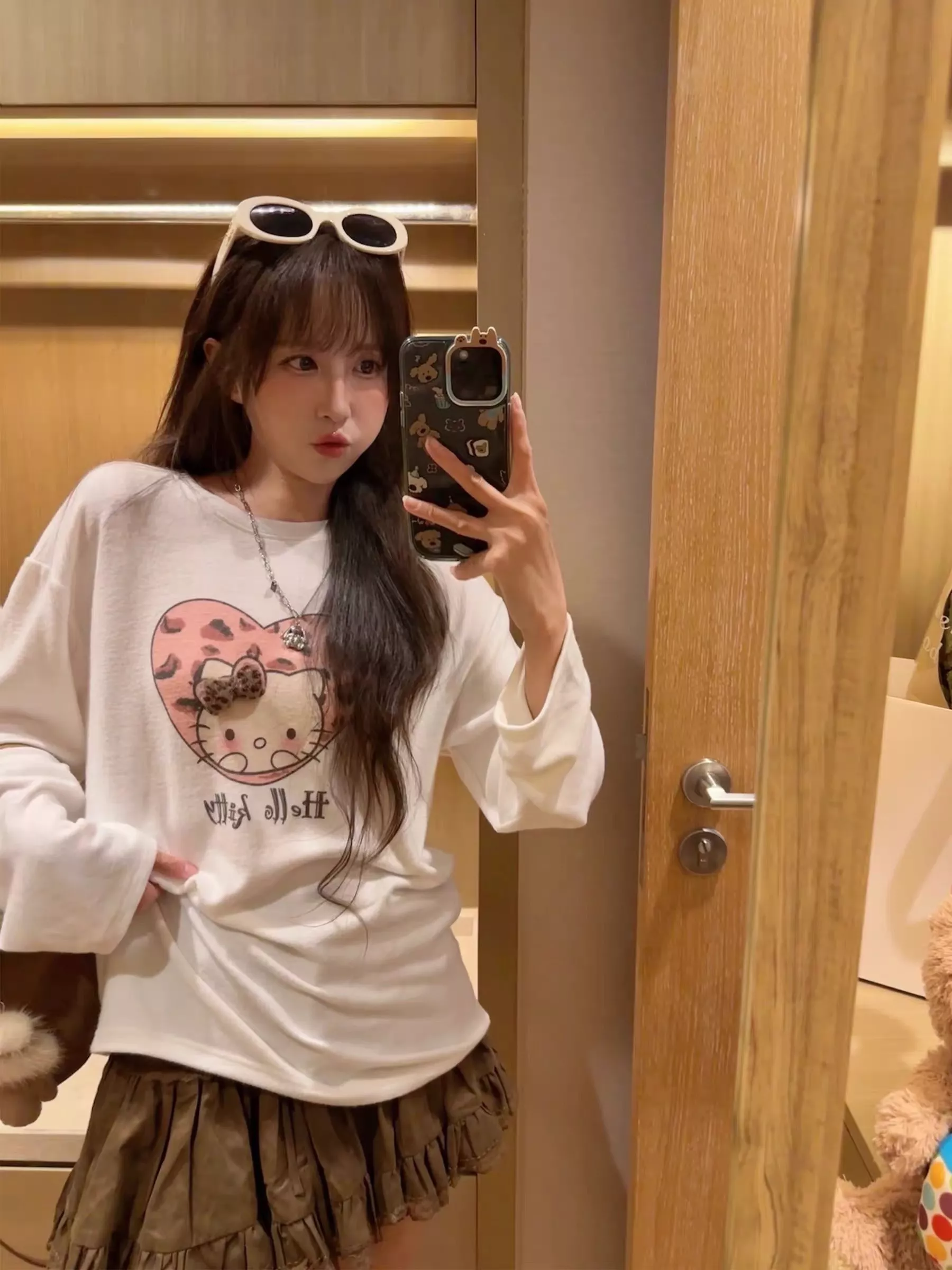 노브랜드 헬로키티 하트 프린트 기모 롱슬리브 티 상세 이미지 20