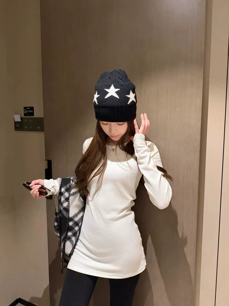 노브랜드 여성 슬림핏 기모 이너 티셔츠 상세 이미지 54
