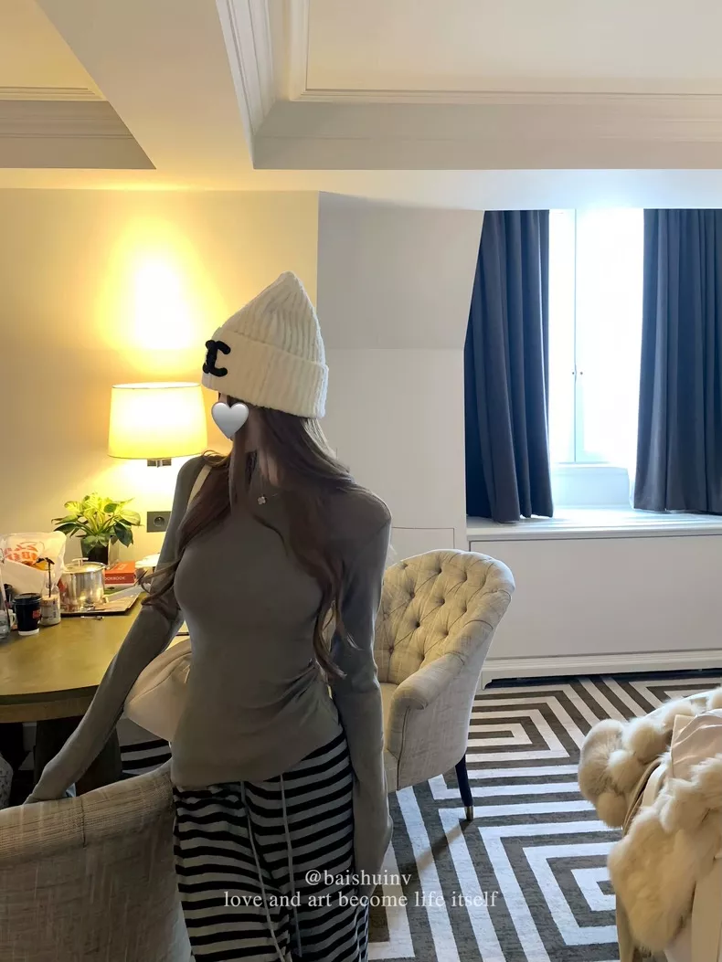 노브랜드 여성 슬림핏 기모 이너 티셔츠 상세 이미지 34