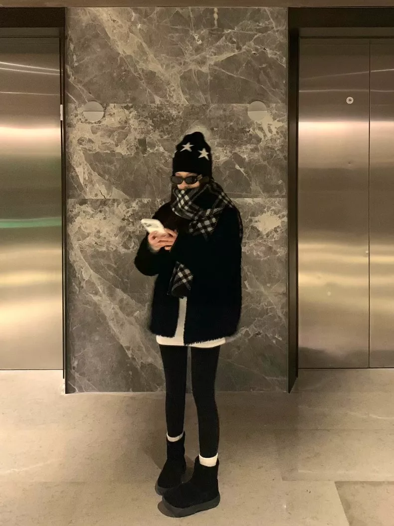 노브랜드 여성 슬림핏 기모 이너 티셔츠 상세 이미지 62