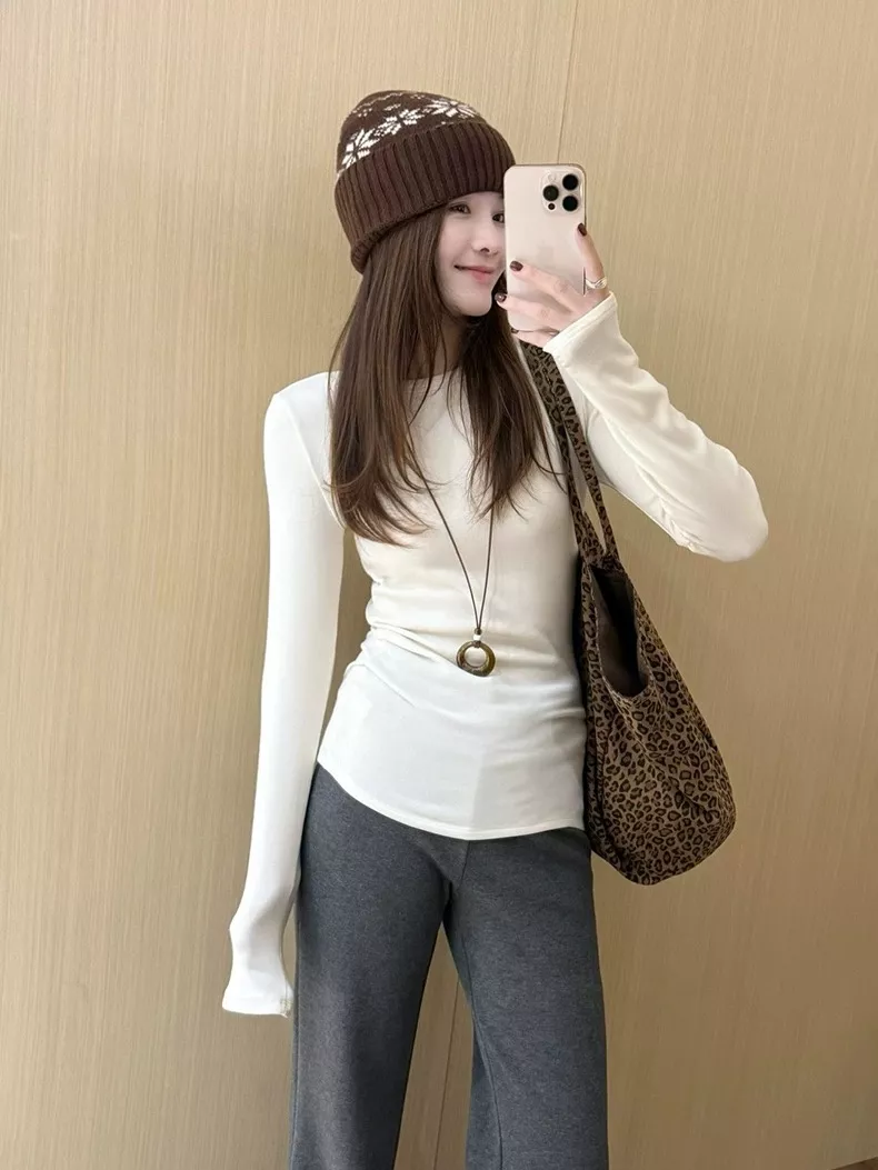 노브랜드 여성 슬림핏 기모 이너 티셔츠 상세 이미지 49