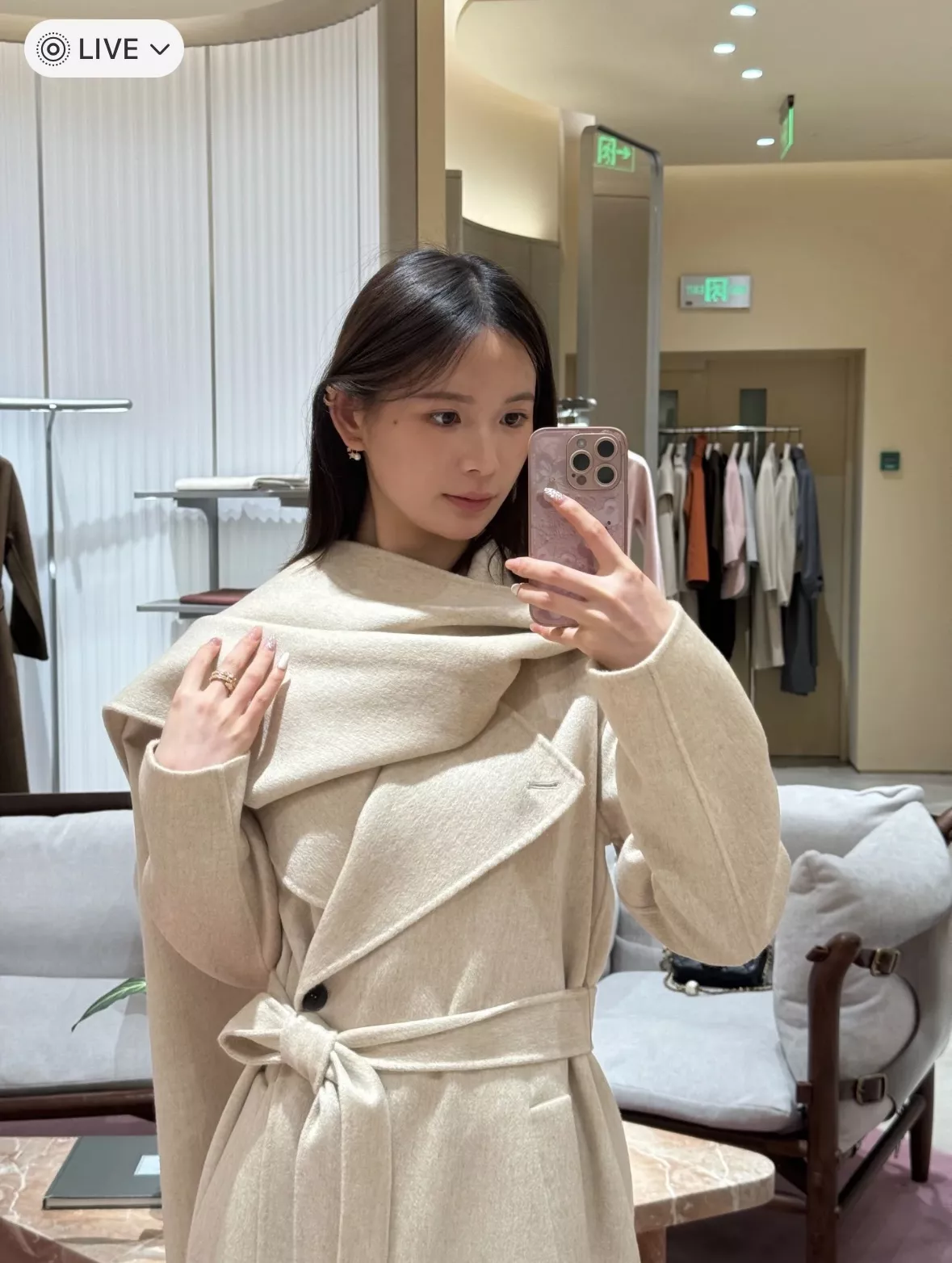 끌로에 양면 캐시미어 울 더블페이스 벨티드 코트 상세 이미지 37