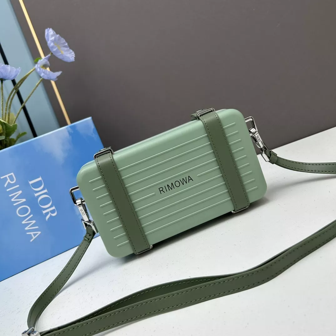 디올 리모와 콜라보 알루미늄 그루브 패턴 미니 크로스백 상세 이미지 6