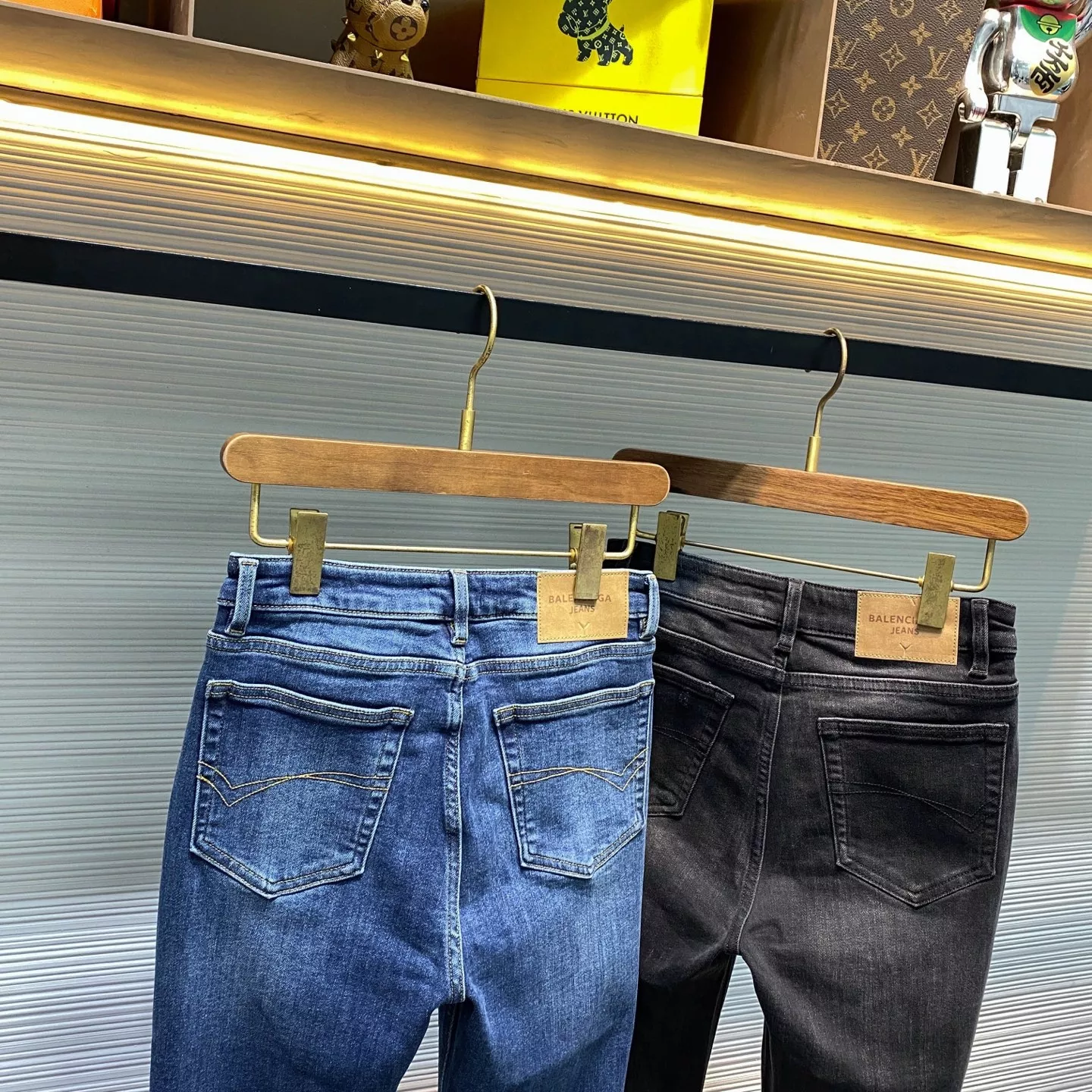 발렌시아가 여성 워싱 기모 스트레치 부츠컷 데님 팬츠 상세 이미지 8