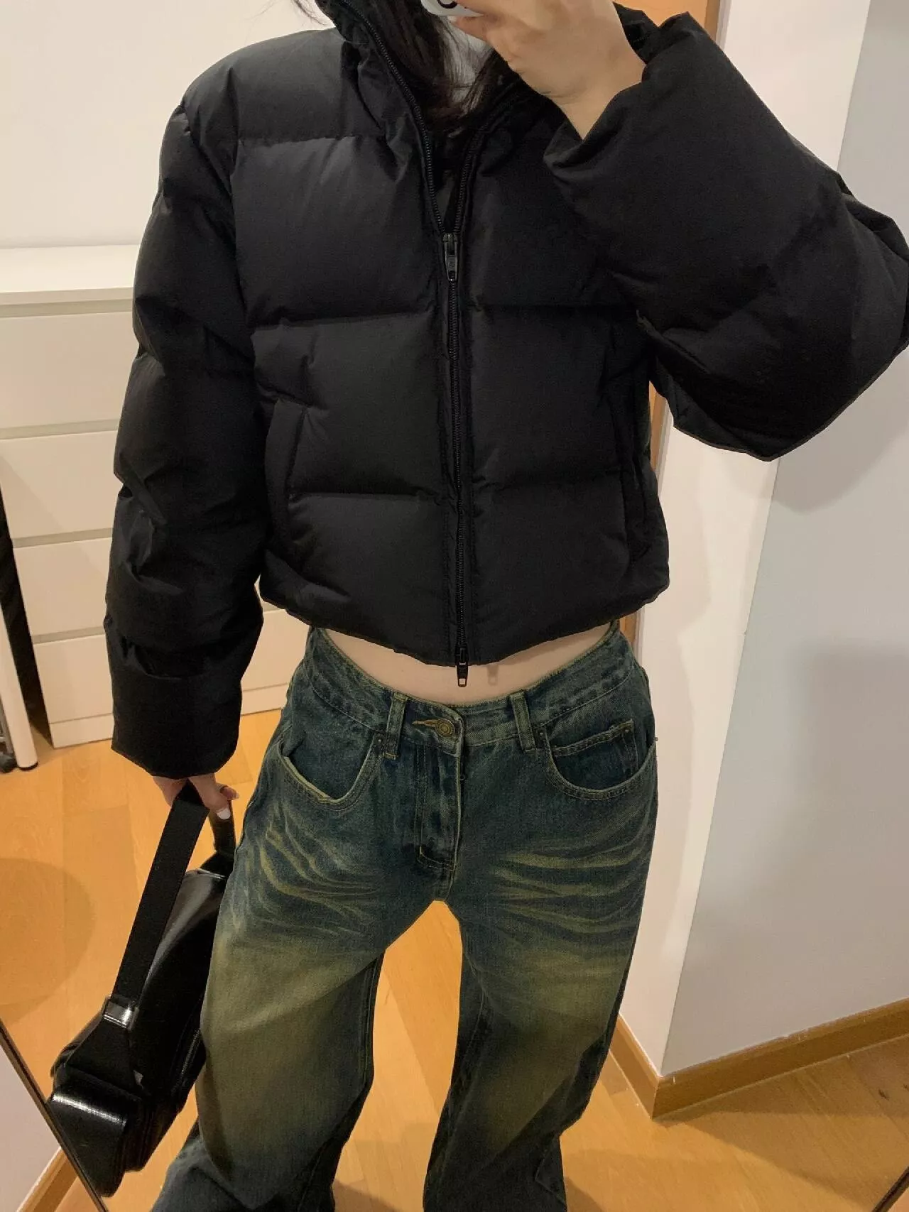 발렌시아가 여성 하이넥 나일론 쇼트 패딩 집업 재킷 상세 이미지 24