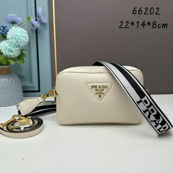 프라다 더블 스트랩 사피아노 레더 카메라 숄더백