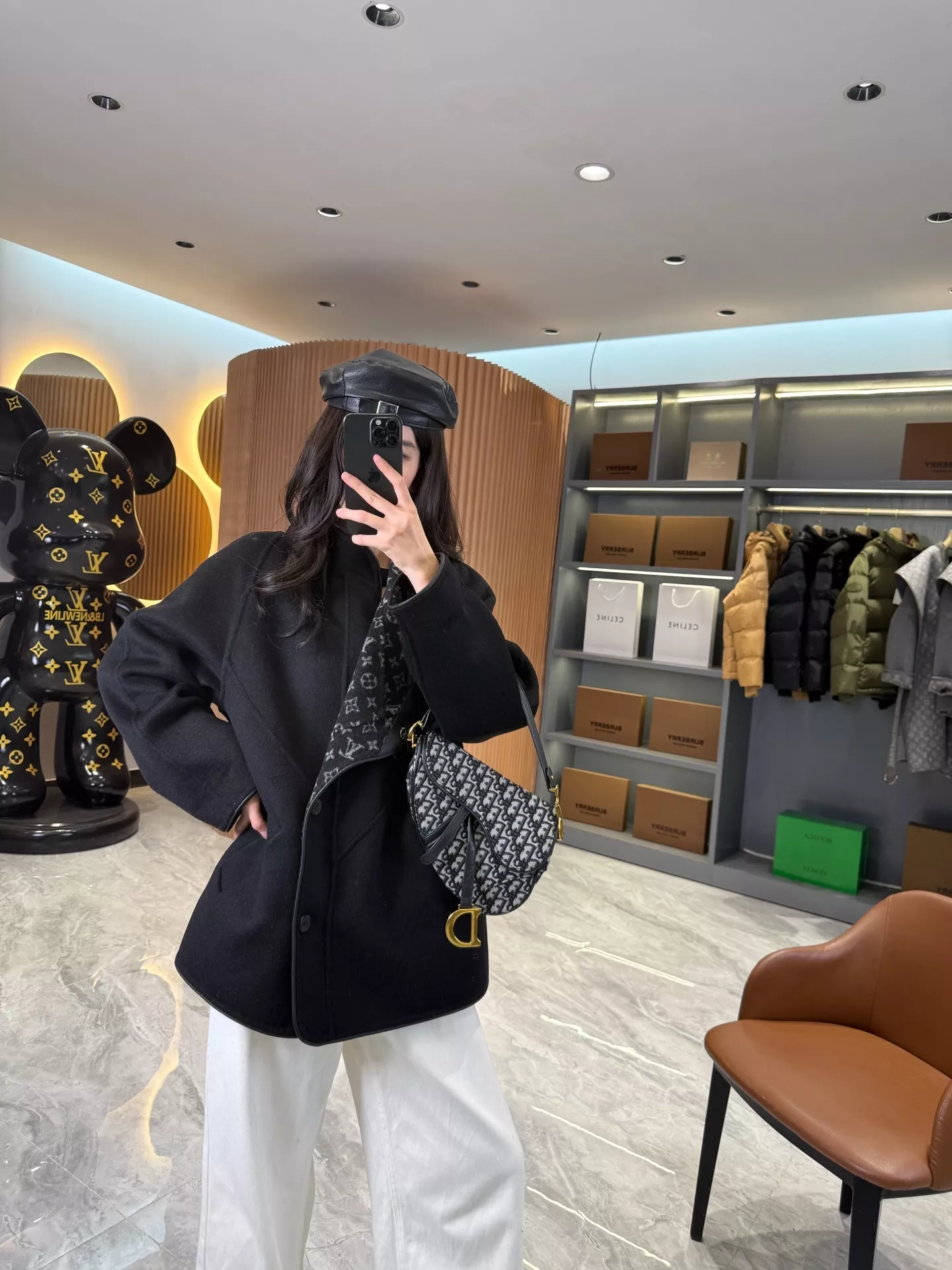 루이비통 모노그램 자카드 리버서블 후크 클로저 코트 상세 이미지 109