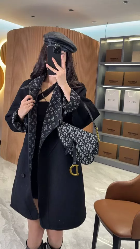 루이비통 모노그램 자카드 리버서블 후크 클로저 코트 상세 이미지 92