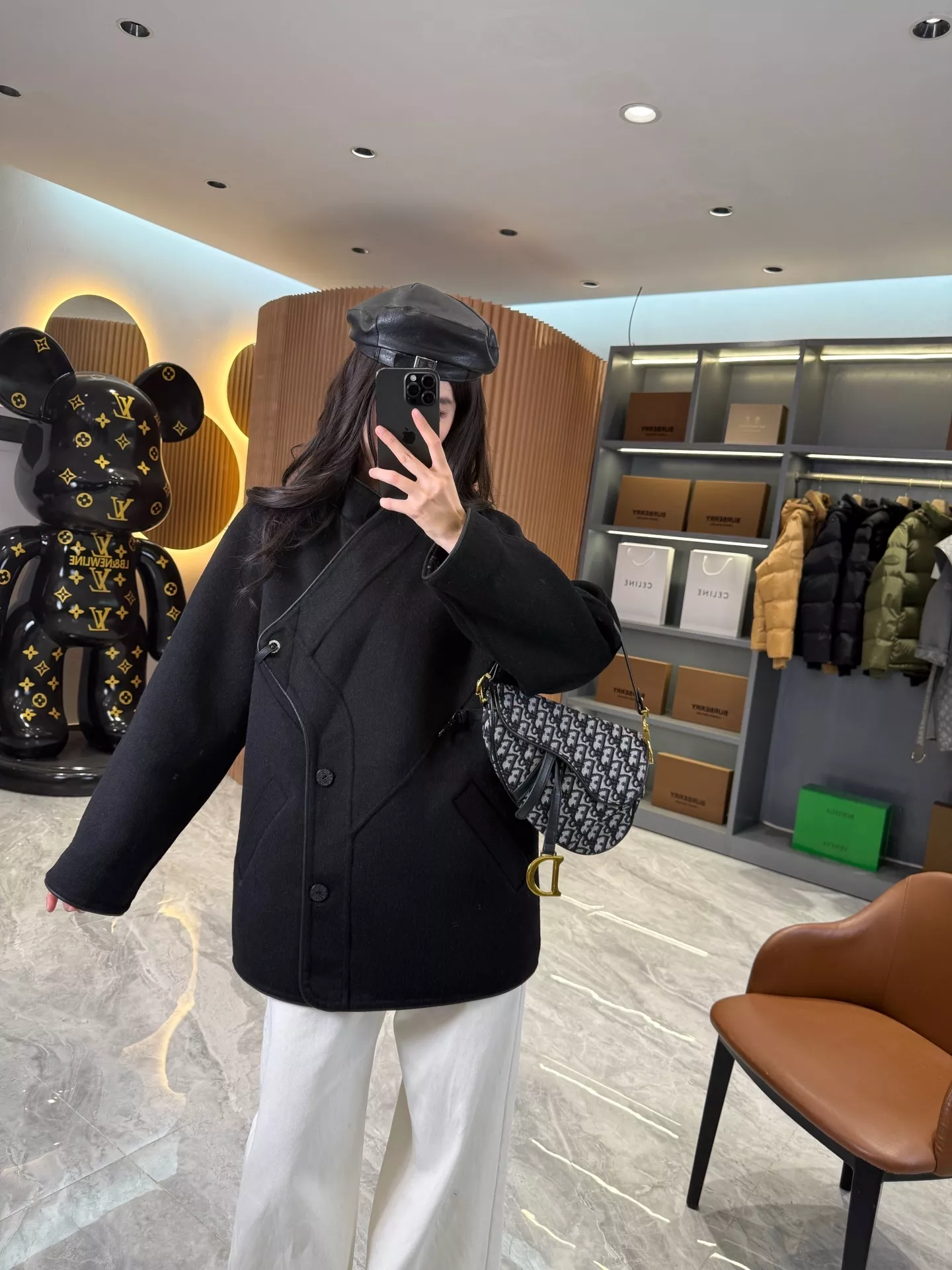 루이비통 모노그램 자카드 리버서블 후크 클로저 코트 상세 이미지 111
