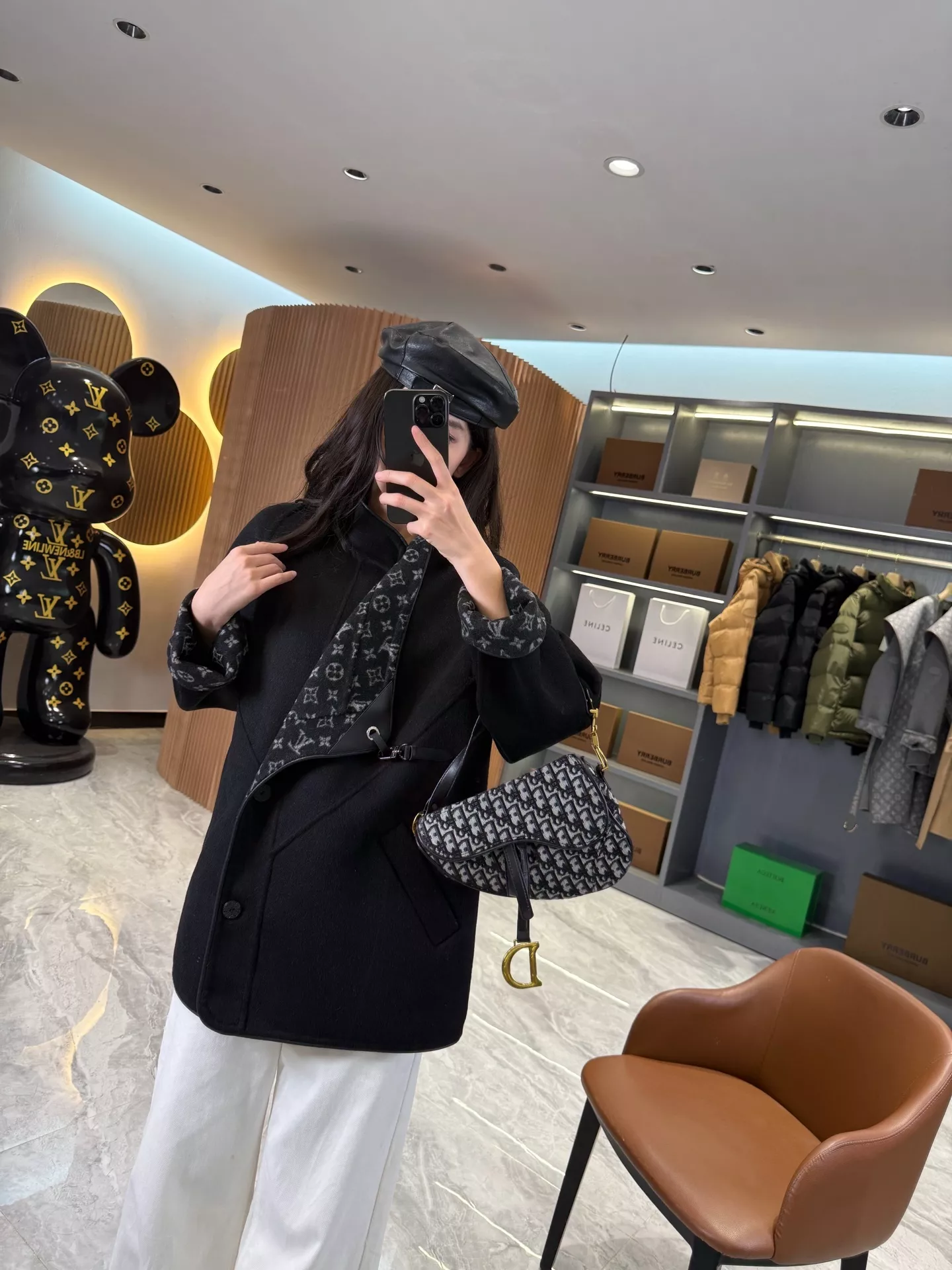 루이비통 모노그램 자카드 리버서블 후크 클로저 코트 상세 이미지 128