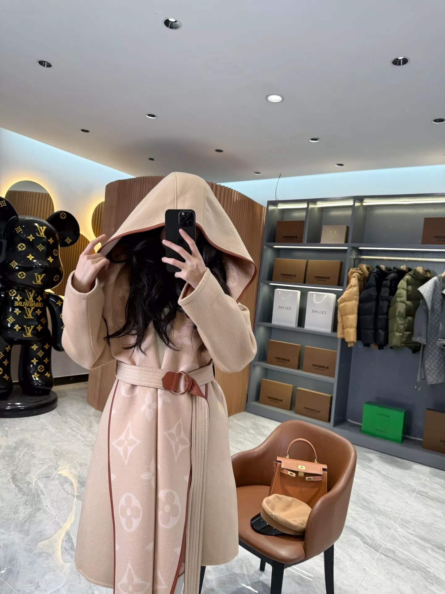 루이비통 모노그램 자카드 후드 벨트 롱 코트 상세 이미지 85