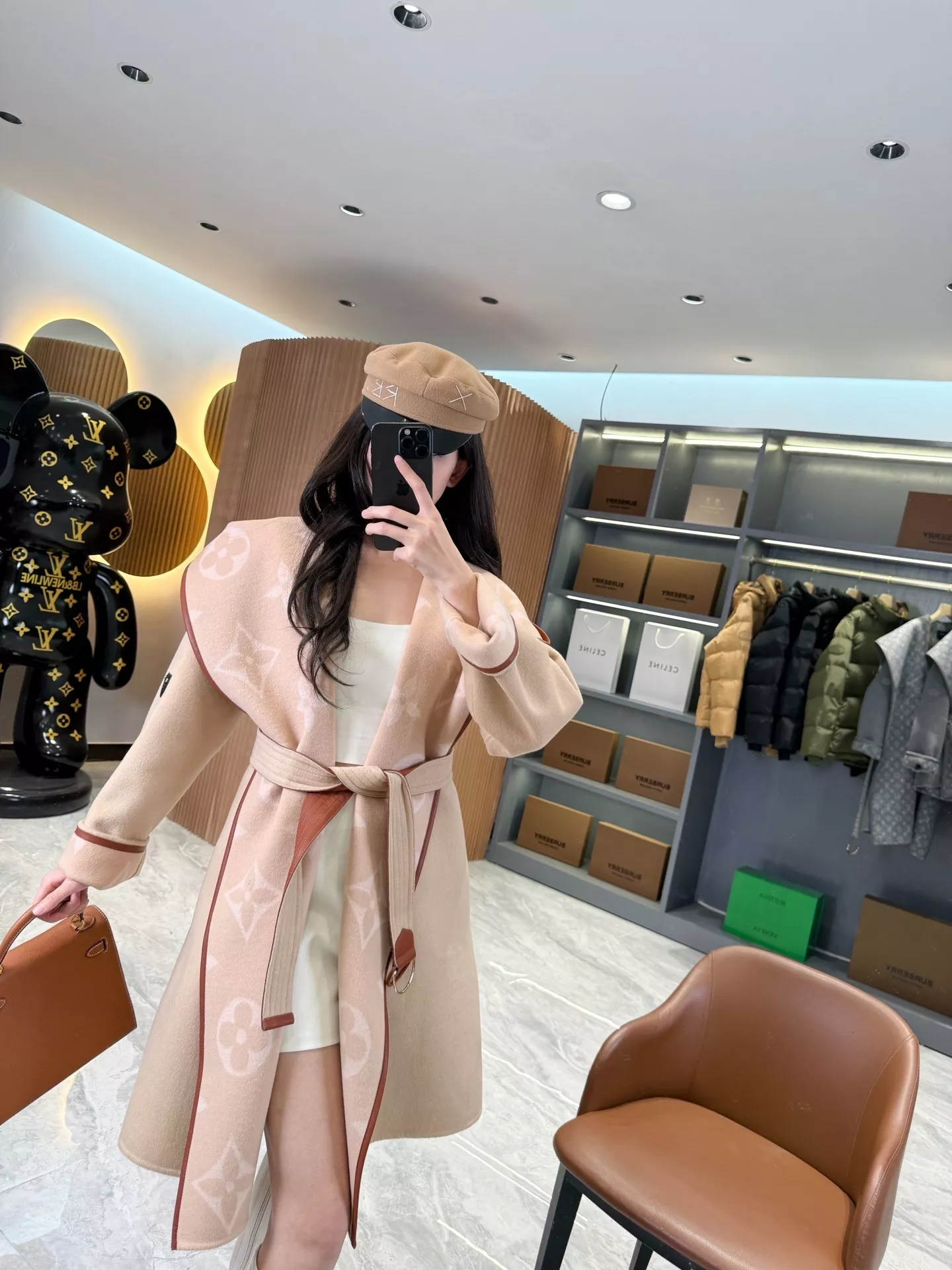 루이비통 모노그램 자카드 후드 벨트 롱 코트 상세 이미지 96