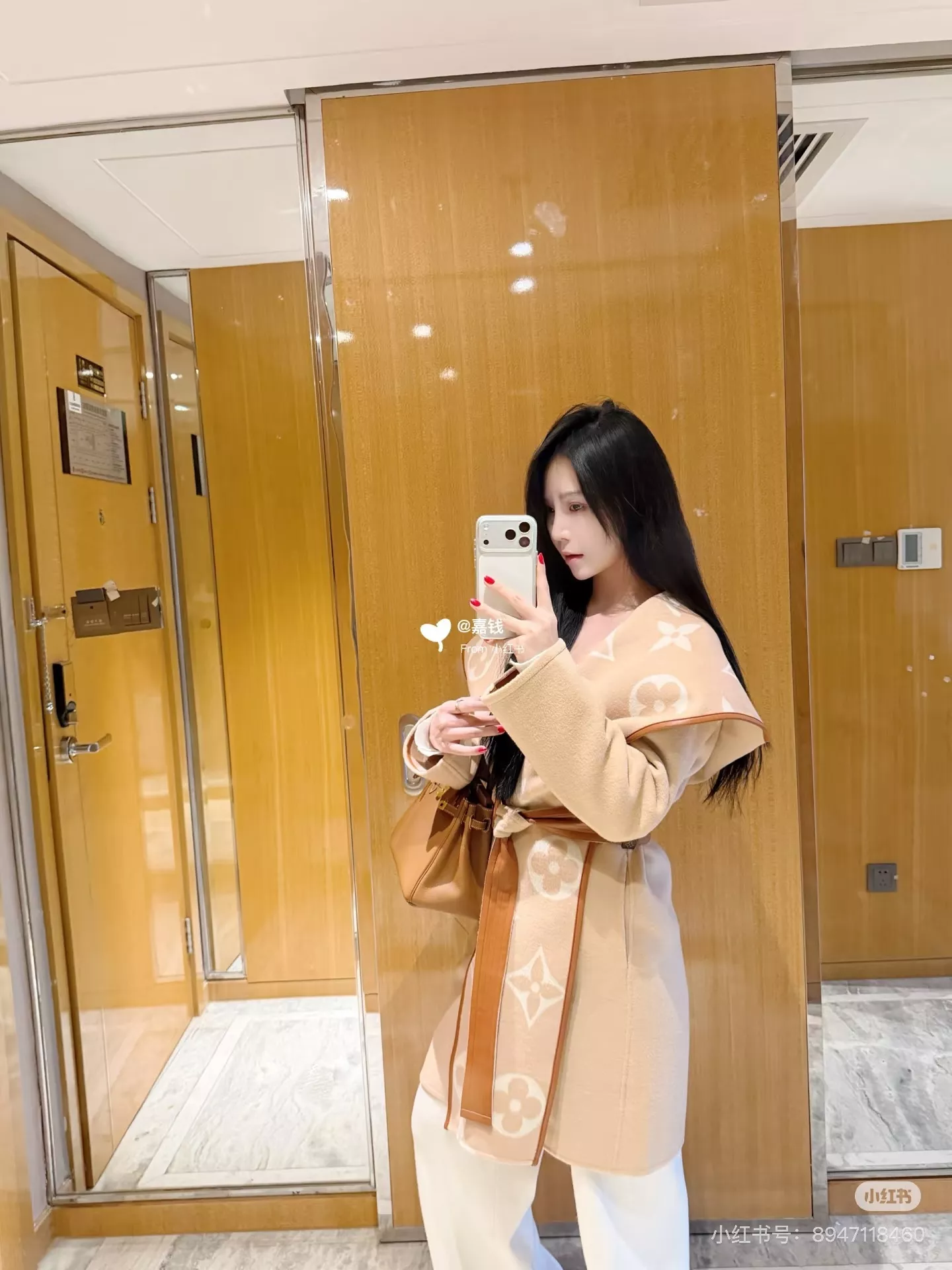 루이비통 모노그램 자카드 후드 벨트 롱 코트 상세 이미지 61