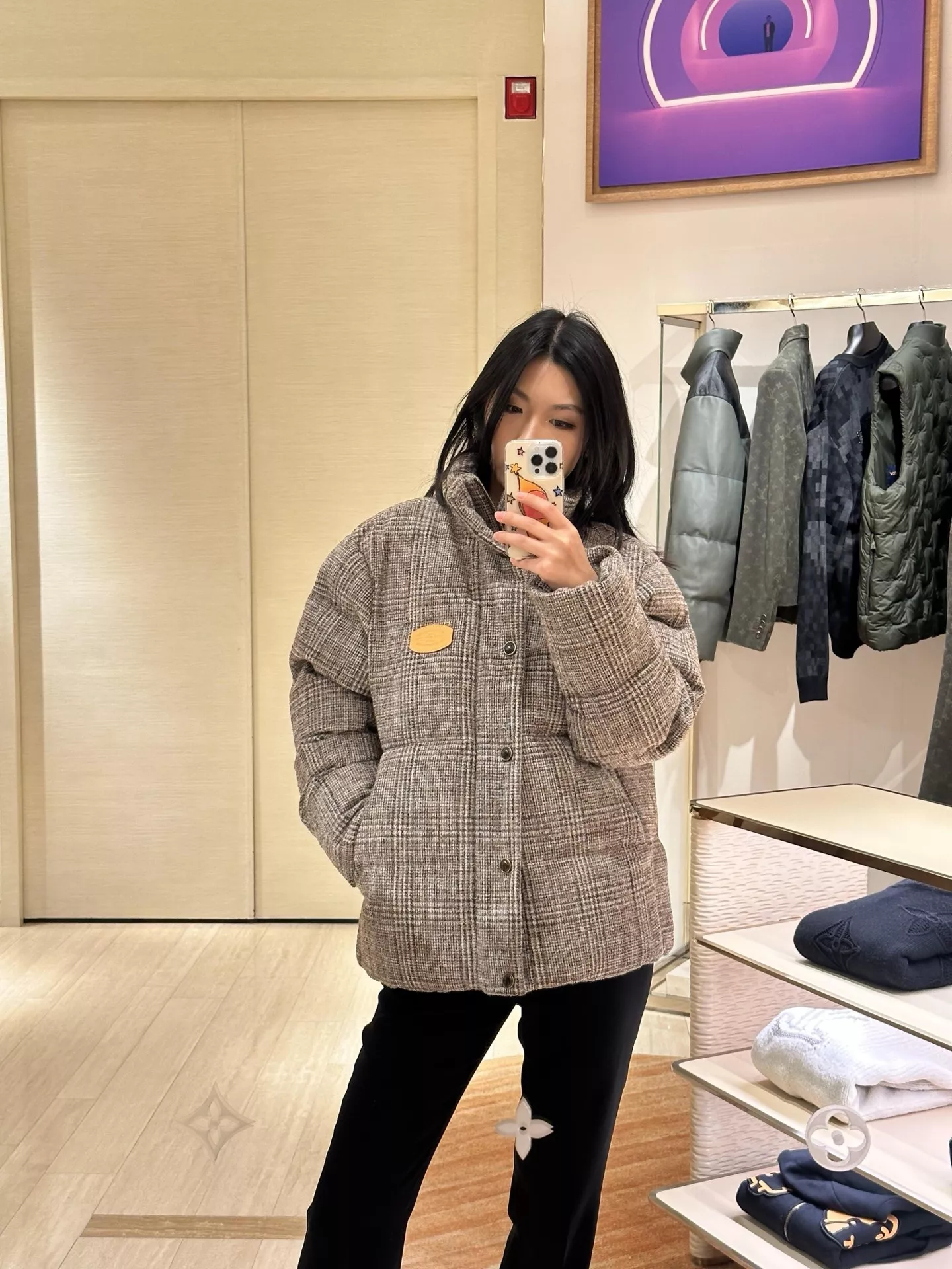 루이비통 하이넥 체크 트위드 숏 패딩 재킷 상세 이미지 20