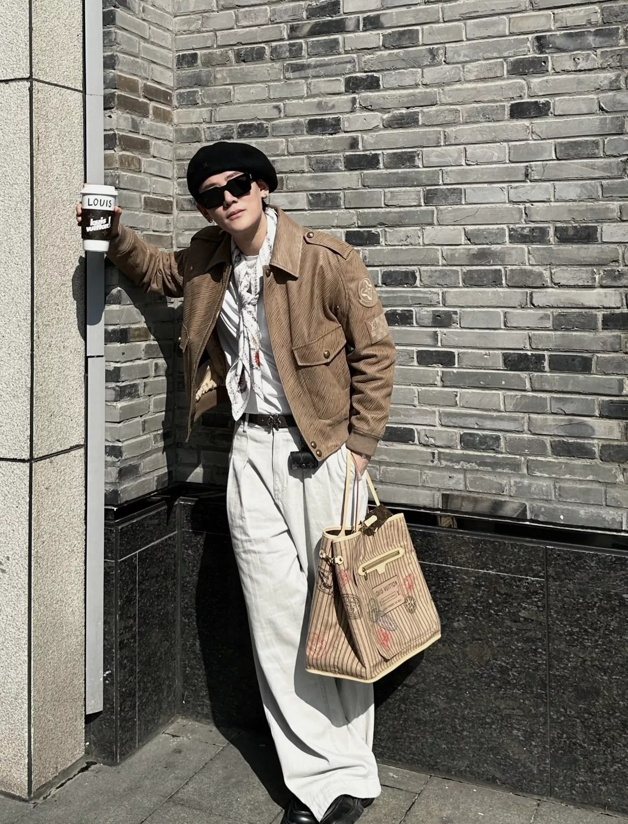 루이비통 모노그램 엠보스드 레더 플라이트 재킷 상세 이미지 14