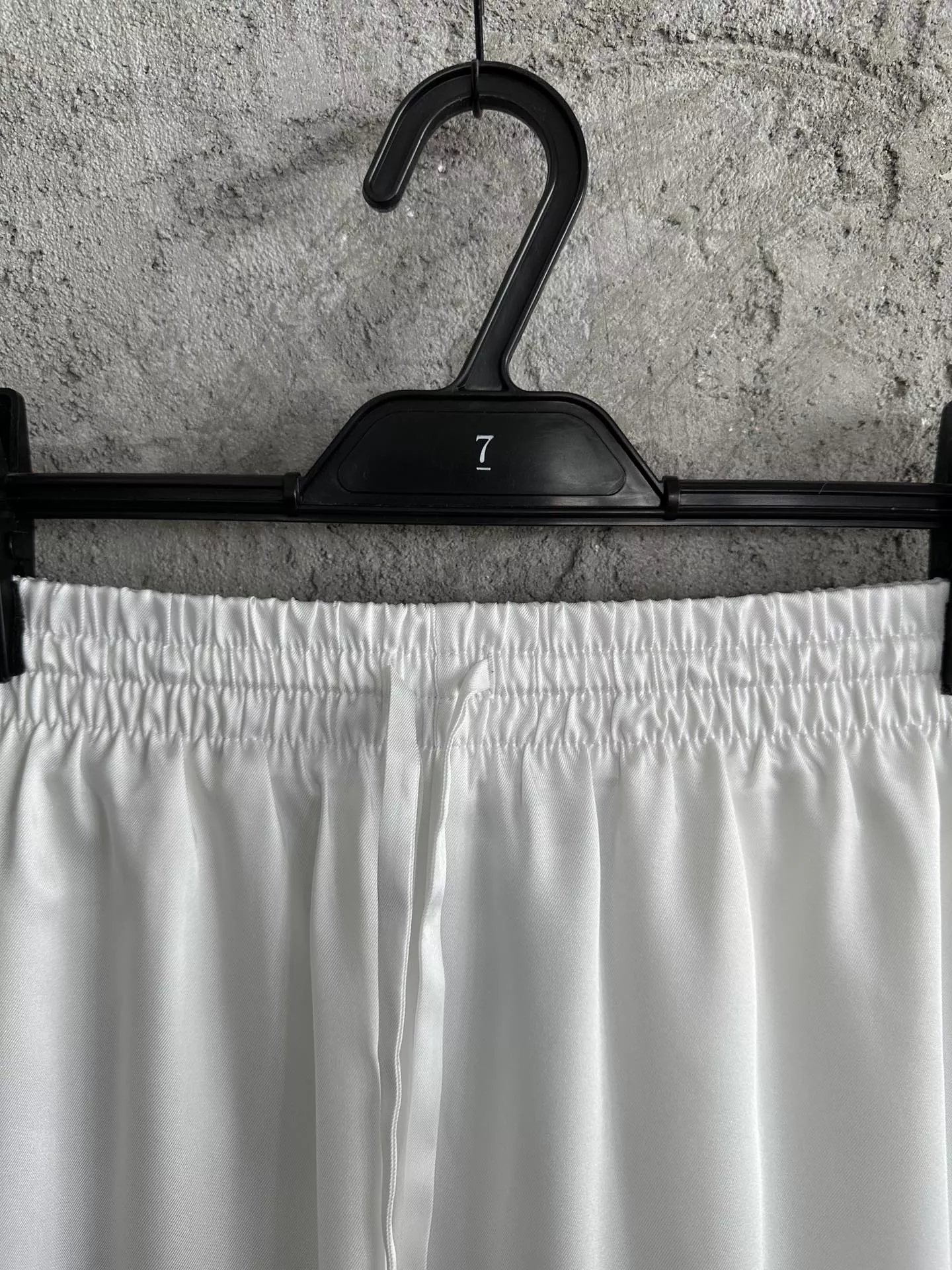 카사블랑카 테니스 라켓 그래픽 실크 쇼츠 상세 이미지 3