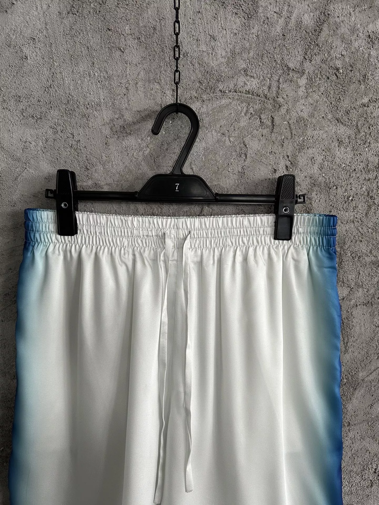 카사블랑카 2025SS 화염 패턴 실크 쇼츠 상세 이미지 2