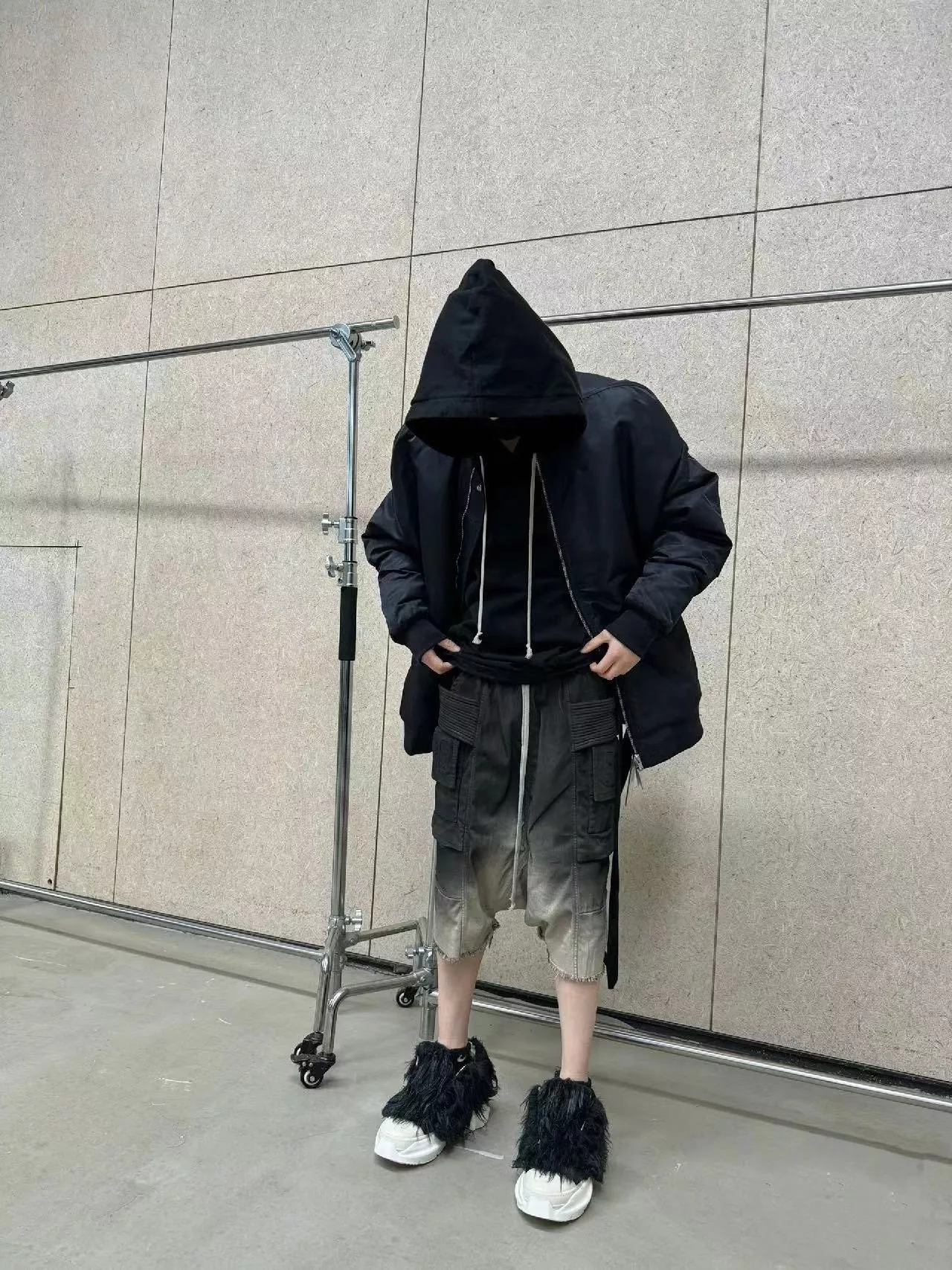 릭오웬스 2024SS 스프레이 워싱 더블 링 멀티포켓 데님 하프 팬츠 상세 이미지 11