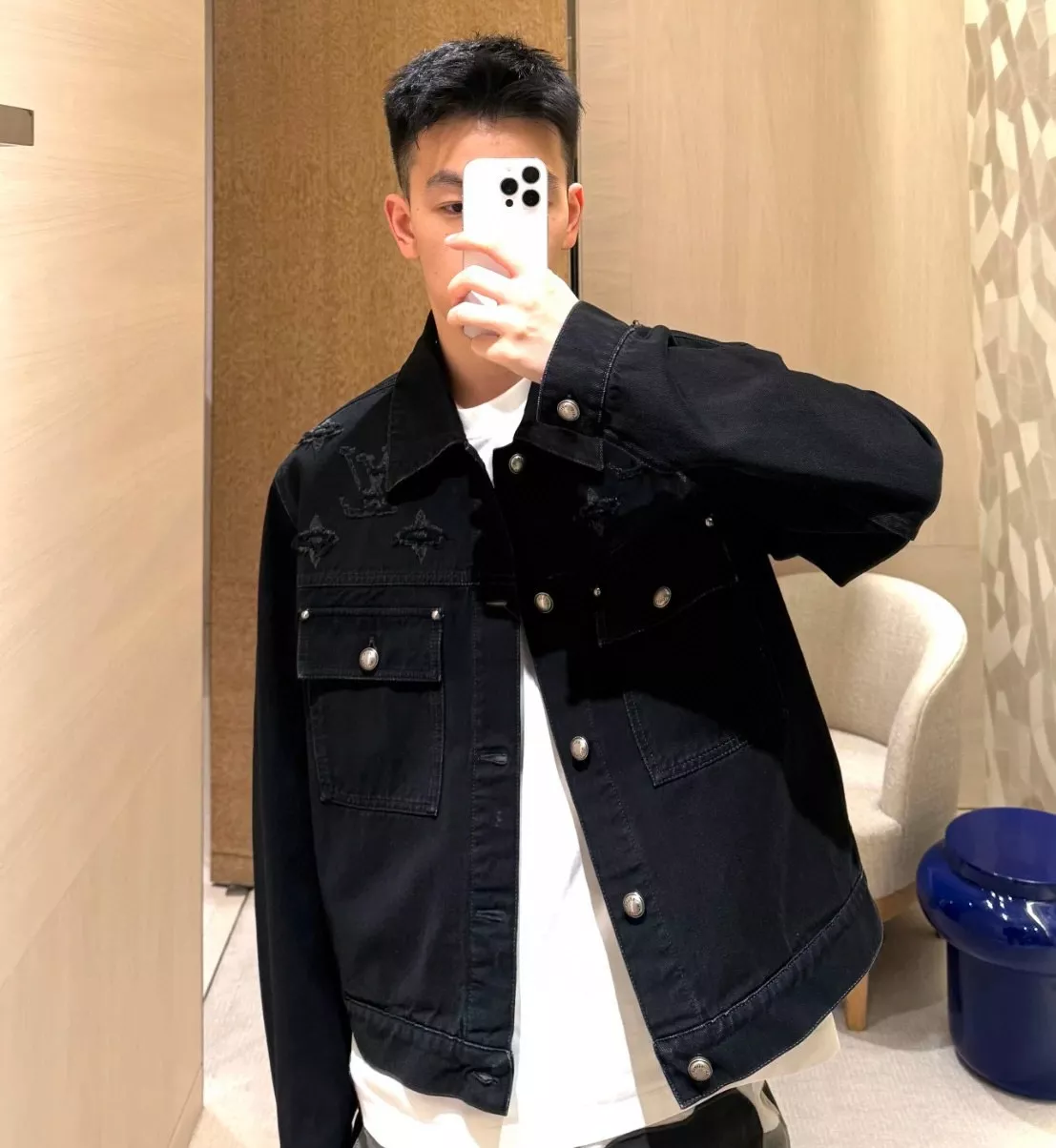 루이비통 모노그램 디스트로이 워시드 데님 트러커 재킷 상세 이미지 15