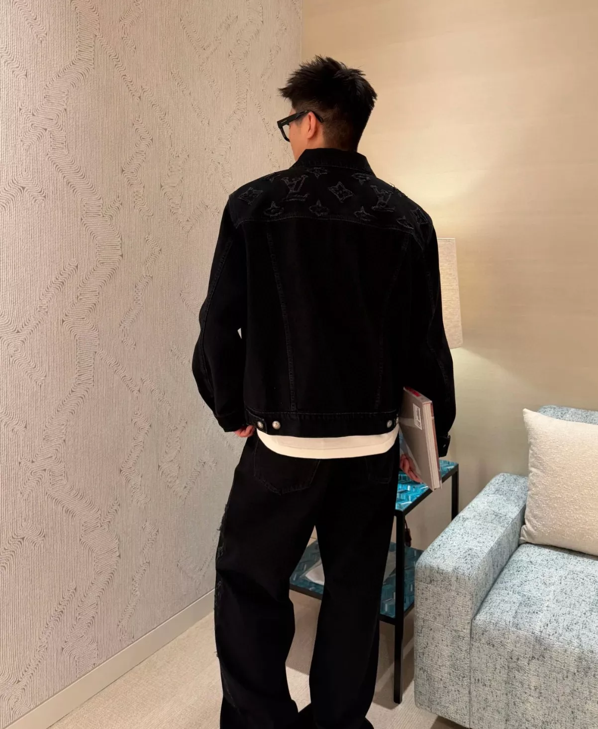 루이비통 모노그램 디스트로이 워시드 데님 트러커 재킷 상세 이미지 19