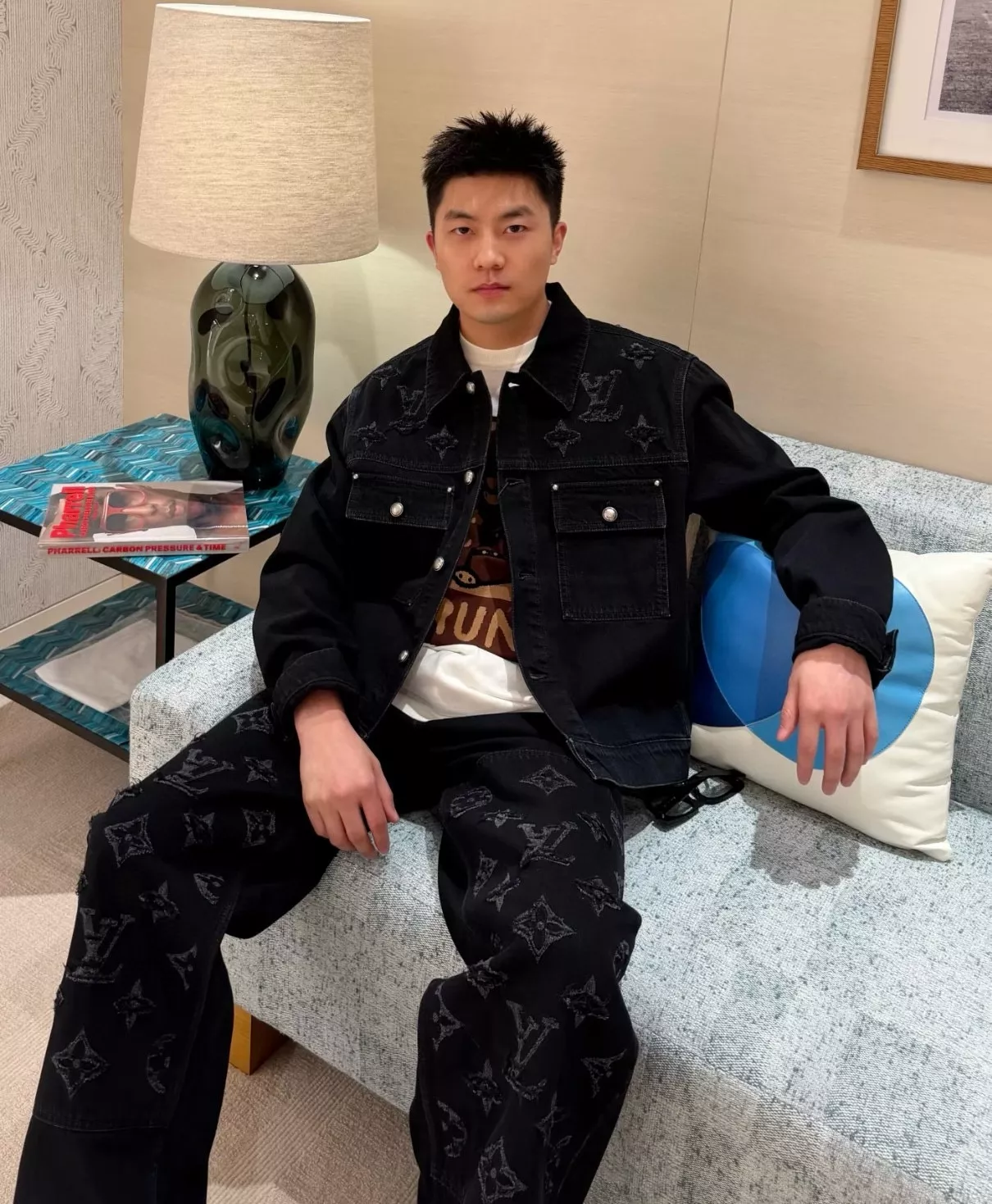 루이비통 모노그램 디스트로이 워시드 데님 트러커 재킷 상세 이미지 17