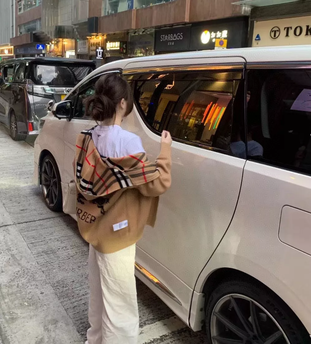 버버리 클래식 체크 양면 후드 집업 가디건 상세 이미지 9