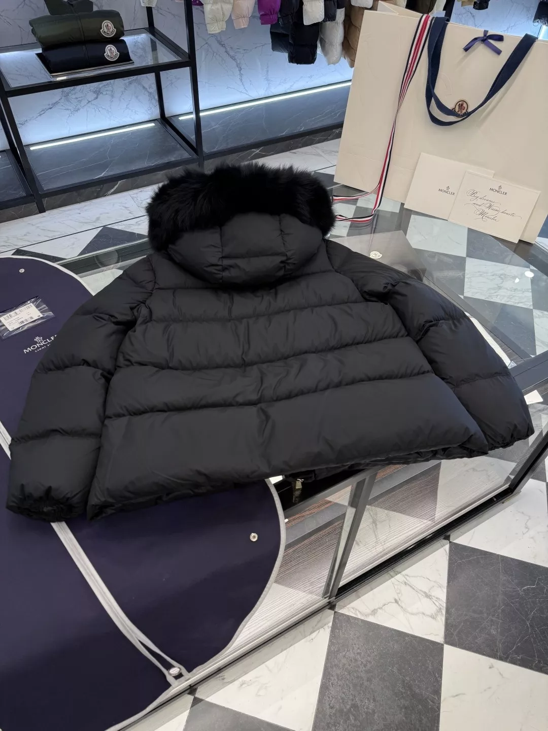 몽클레어 라이쉬퍼 후드 숏 다운 재킷 상세 이미지 18