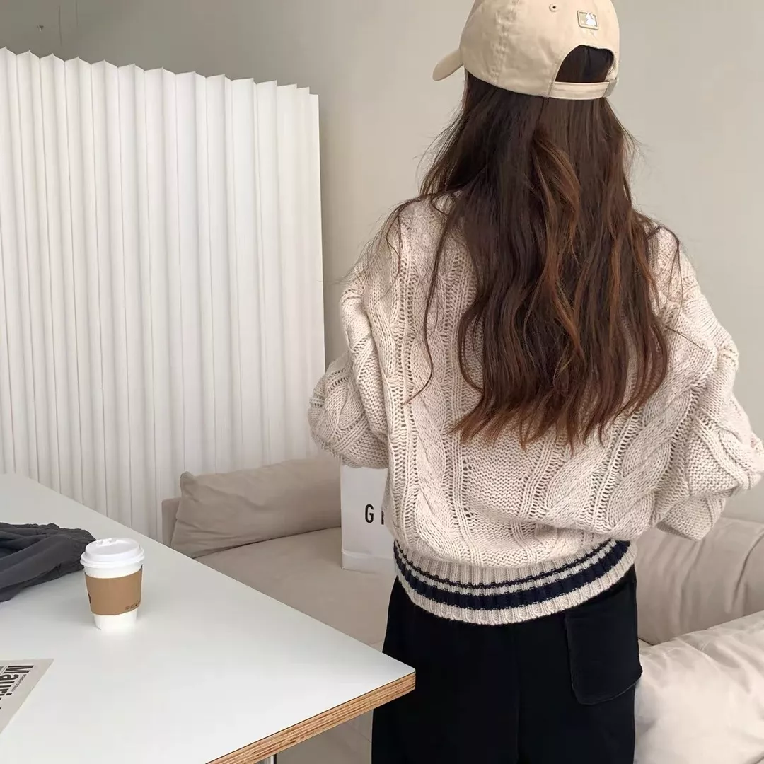 비비안웨스트우드 토성 자수 케이블 니트 가디건 상세 이미지 5
