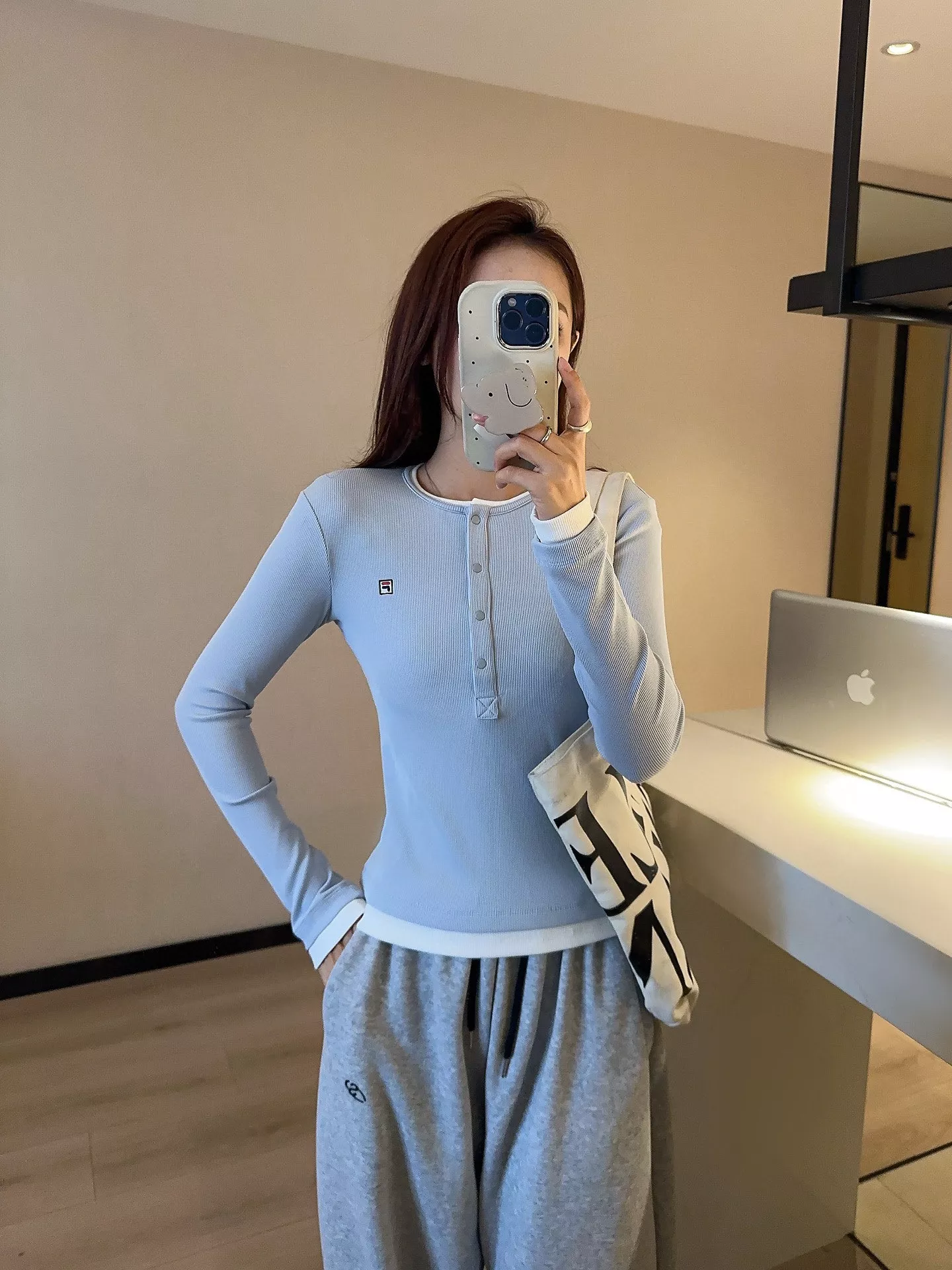 휠라 배색 헨리넥 레이어드 긴팔 티셔츠 상세 이미지 14