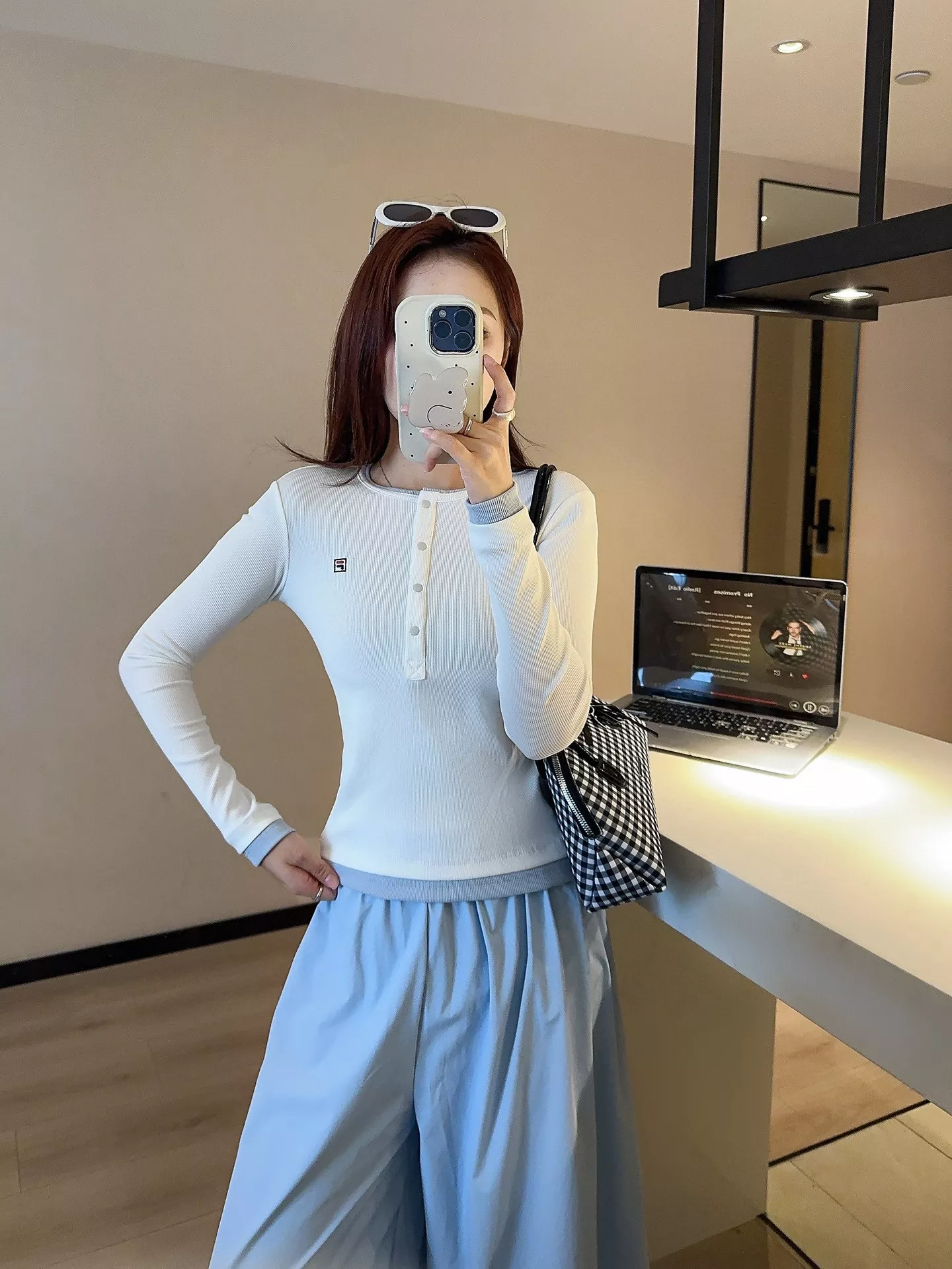 휠라 배색 헨리넥 레이어드 긴팔 티셔츠 상세 이미지 17