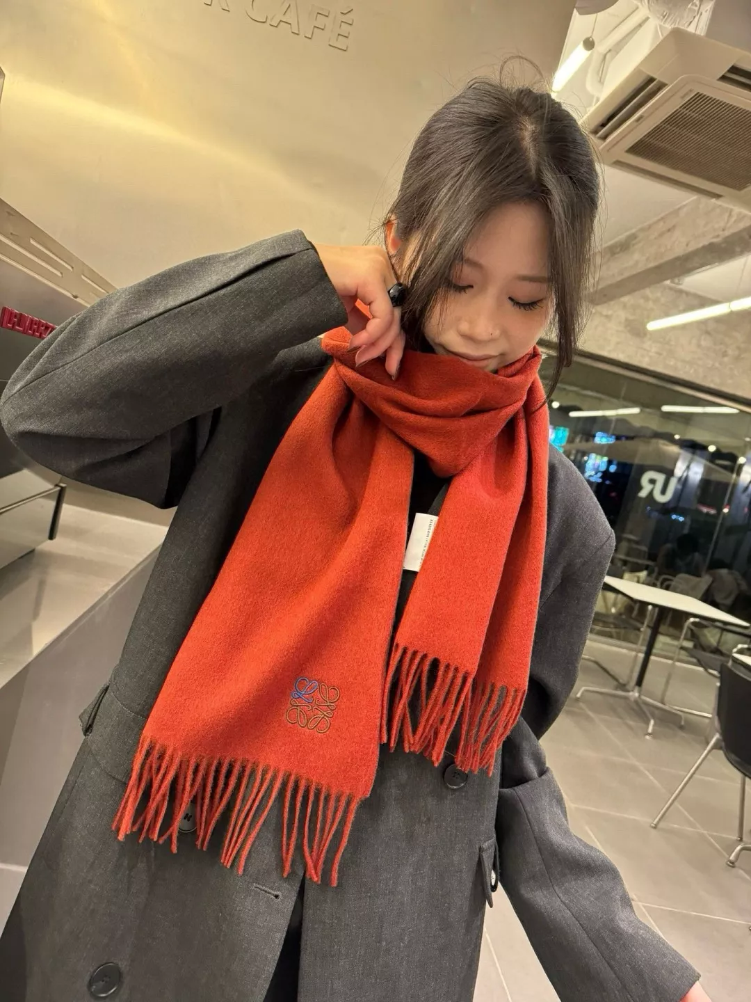 로에베 캐시미어 클래식 스카프 상세 이미지 1